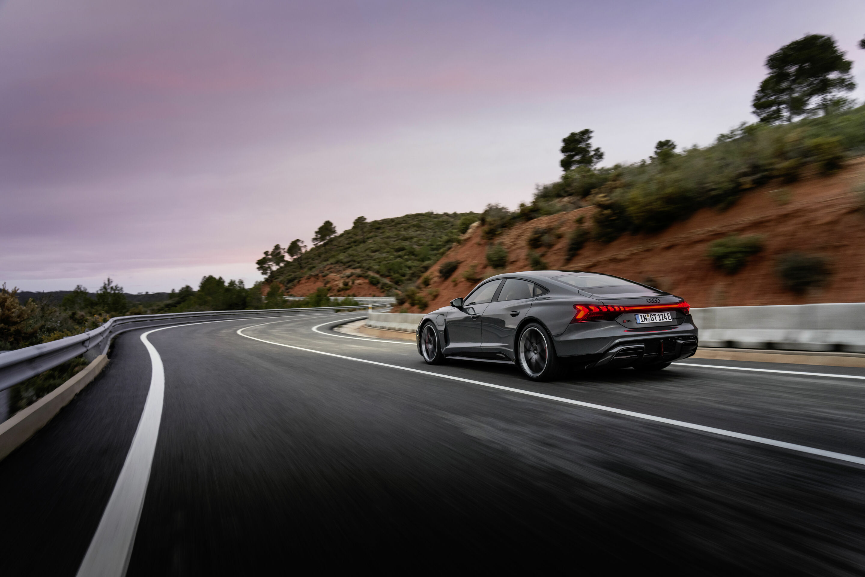 Audi RS e-tron GT - Dynamic photo,
Colour: Nimbus grey pearl effect