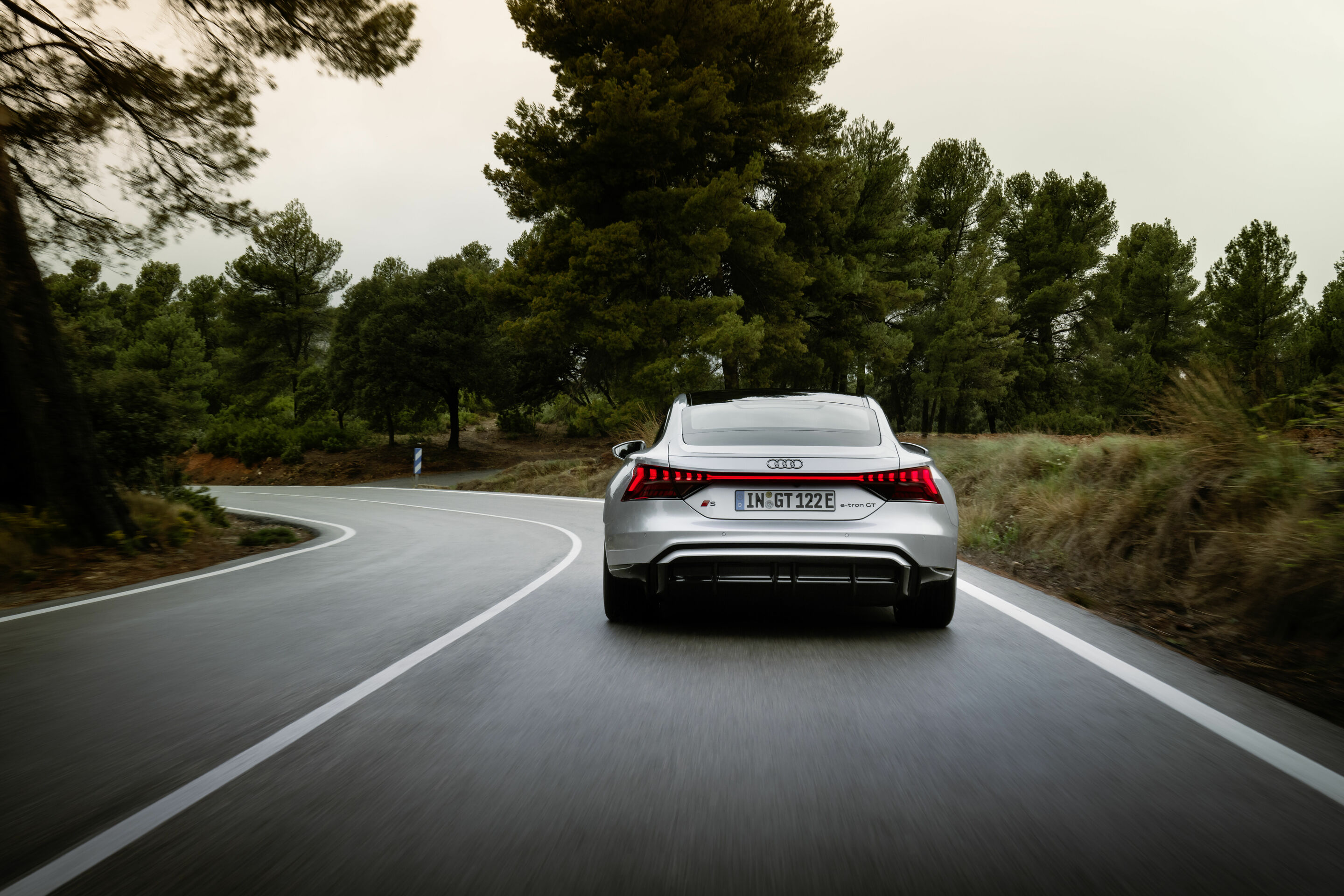 Audi S e-tron GT - Fahraufnahme,
Farbe: Florettsilber Metallic