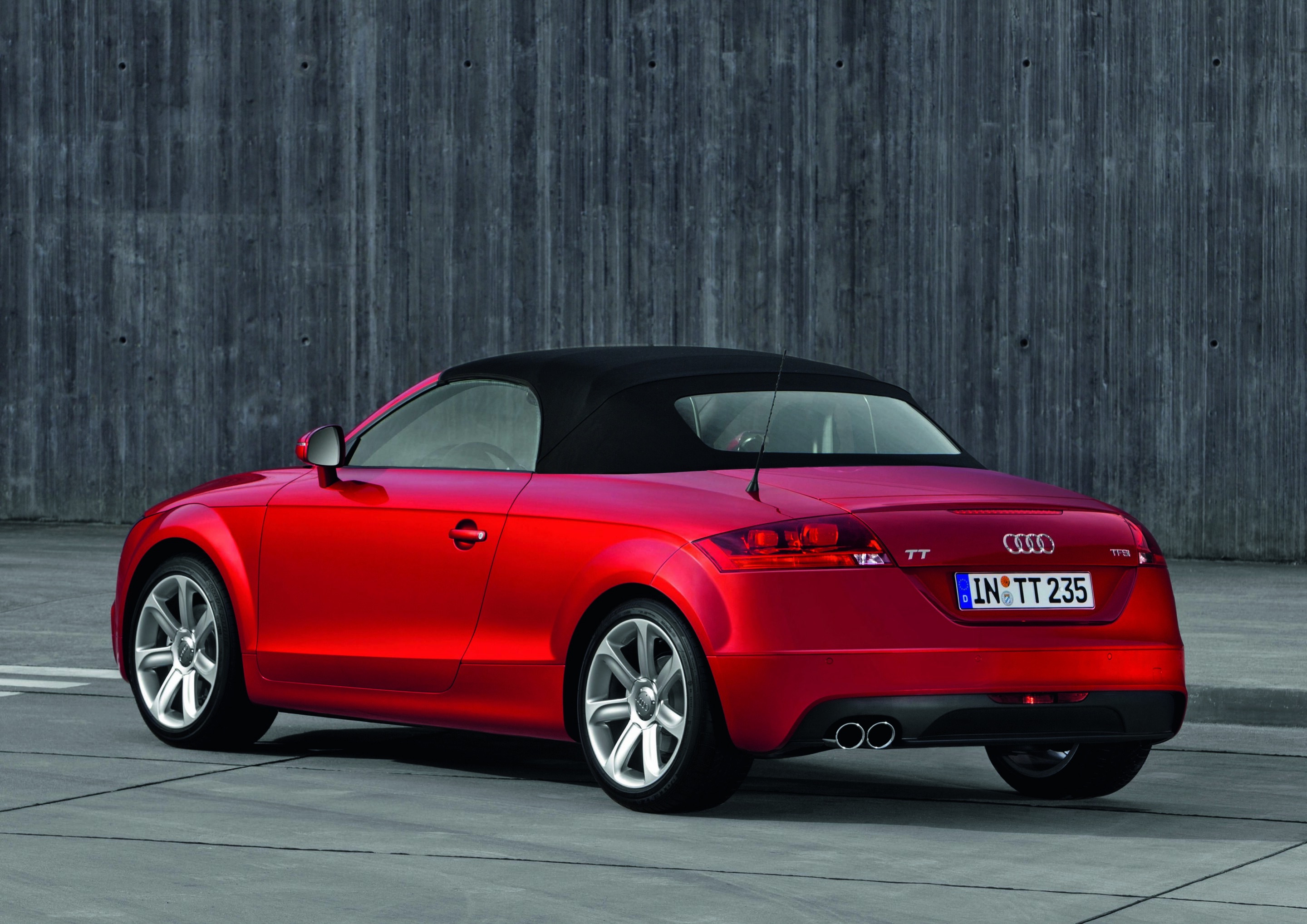 Audi TT Roadster - Colour: Volcano Red