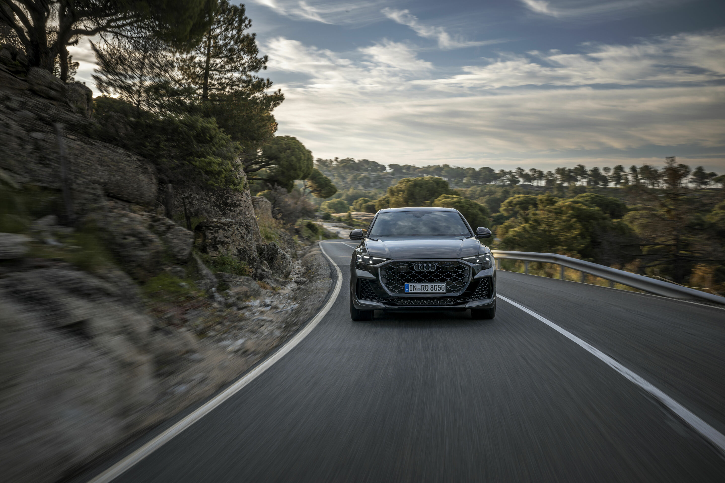 Audi RS Q8 - Dynamic photo,
Colour: Daytona Grey perl effect