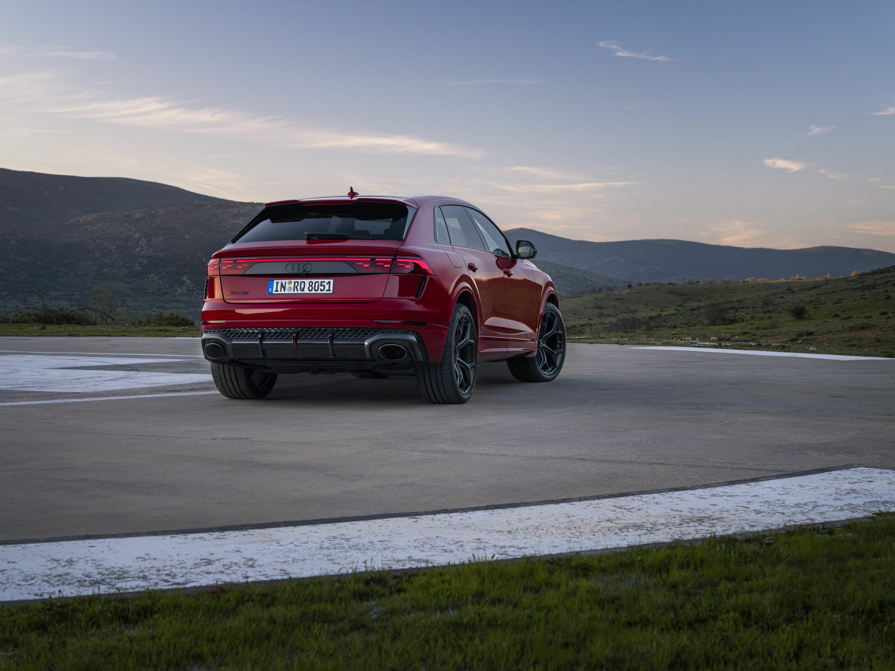 Audi RS Q8 performance - Static photo,
Colour: Chilli red metallic