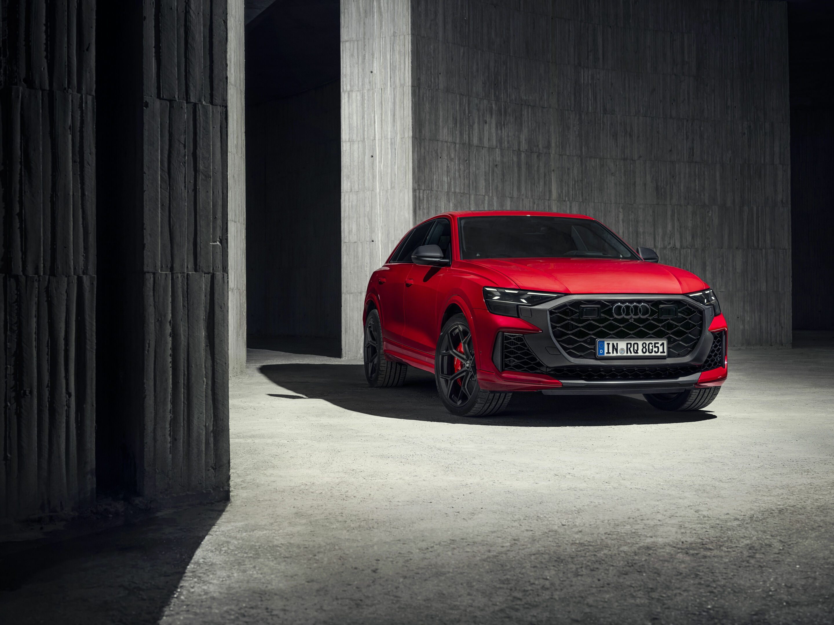 Audi RS Q8 performance - Static photo,
Colour: Chilli red metallic