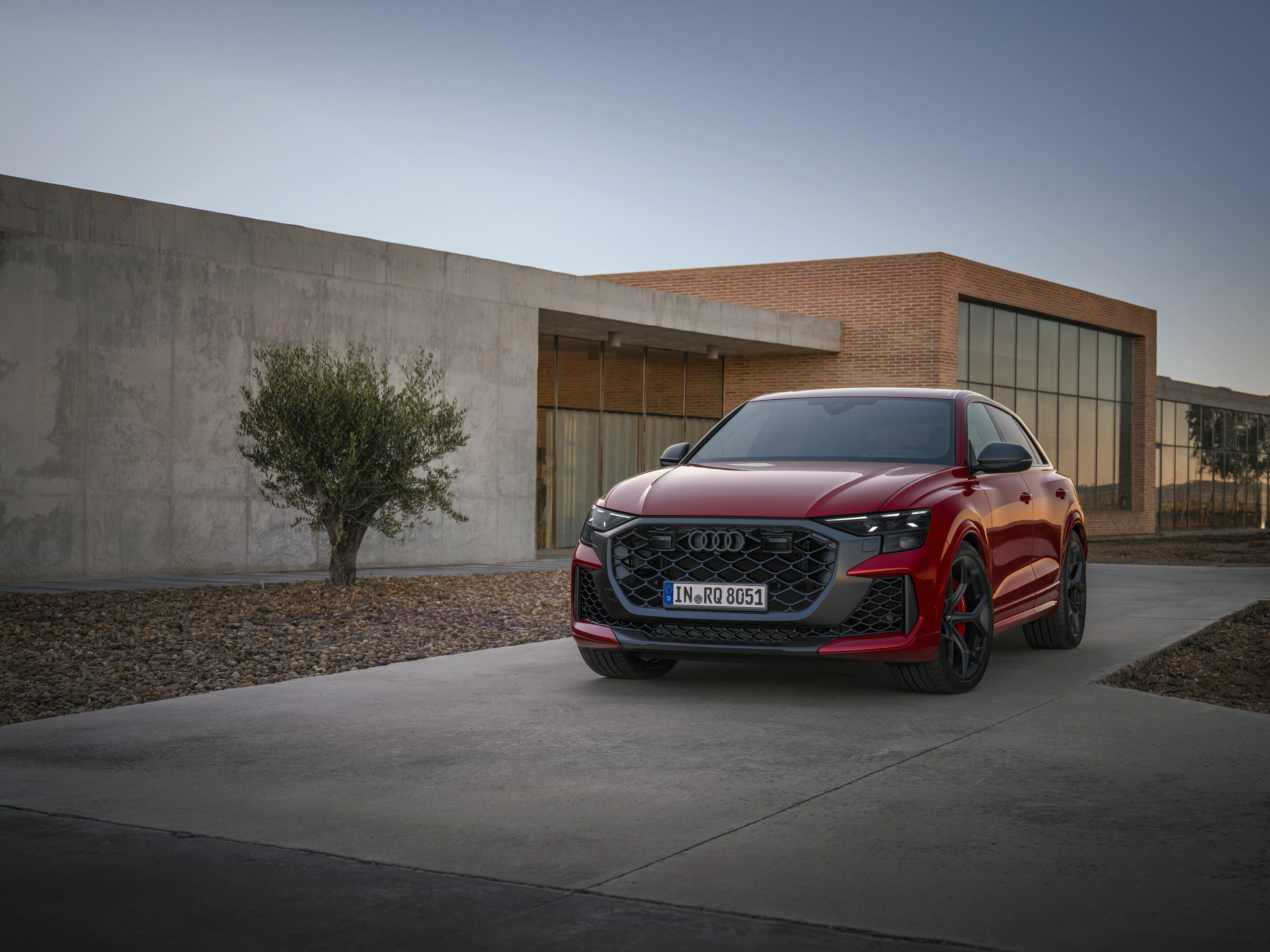 Audi RS Q8 performance - Standaufnahme,
Farbe: Chilirot Metallic
