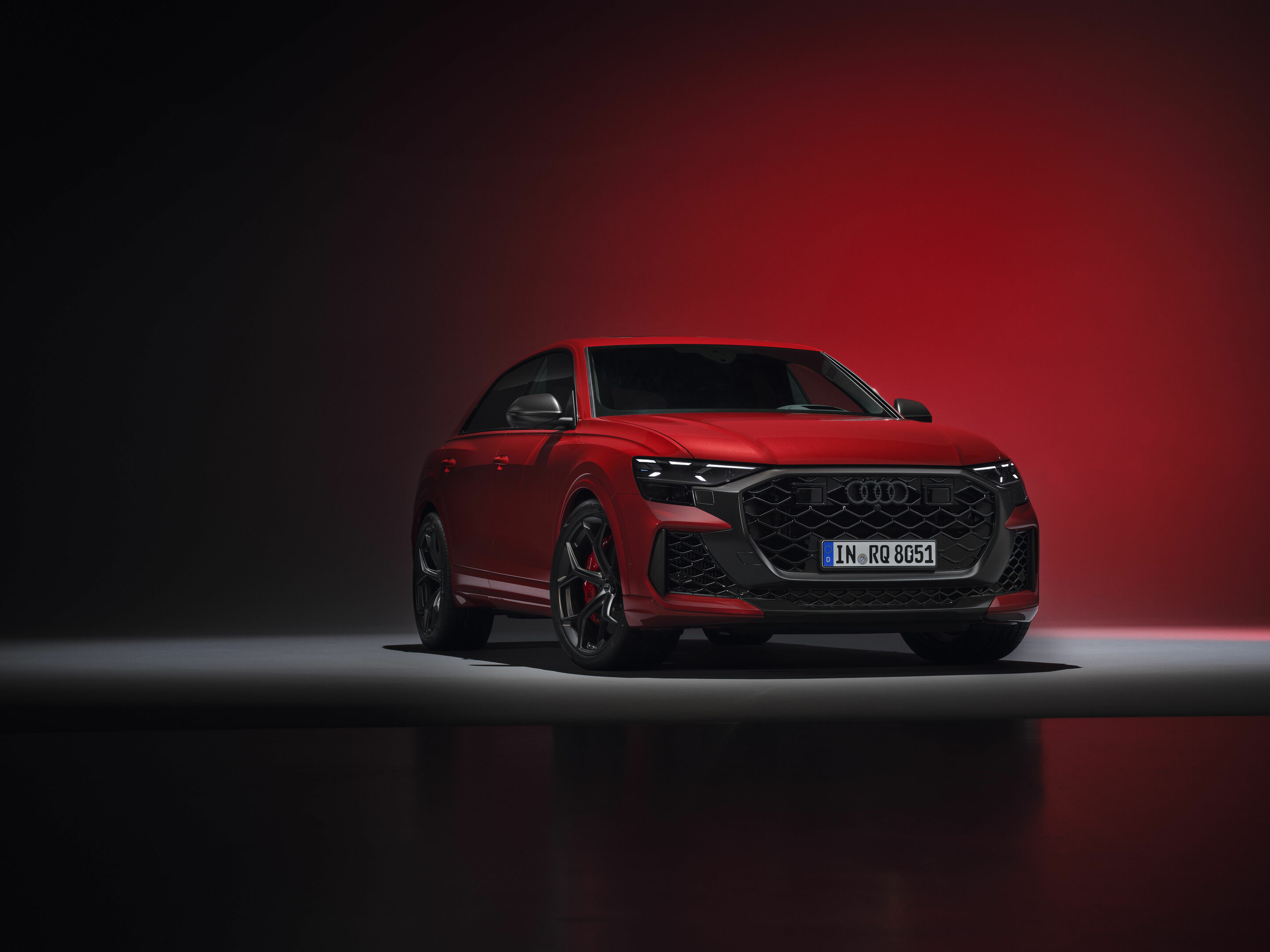 Audi RS Q8 performance - Static photo,
Colour: Chilli red metallic