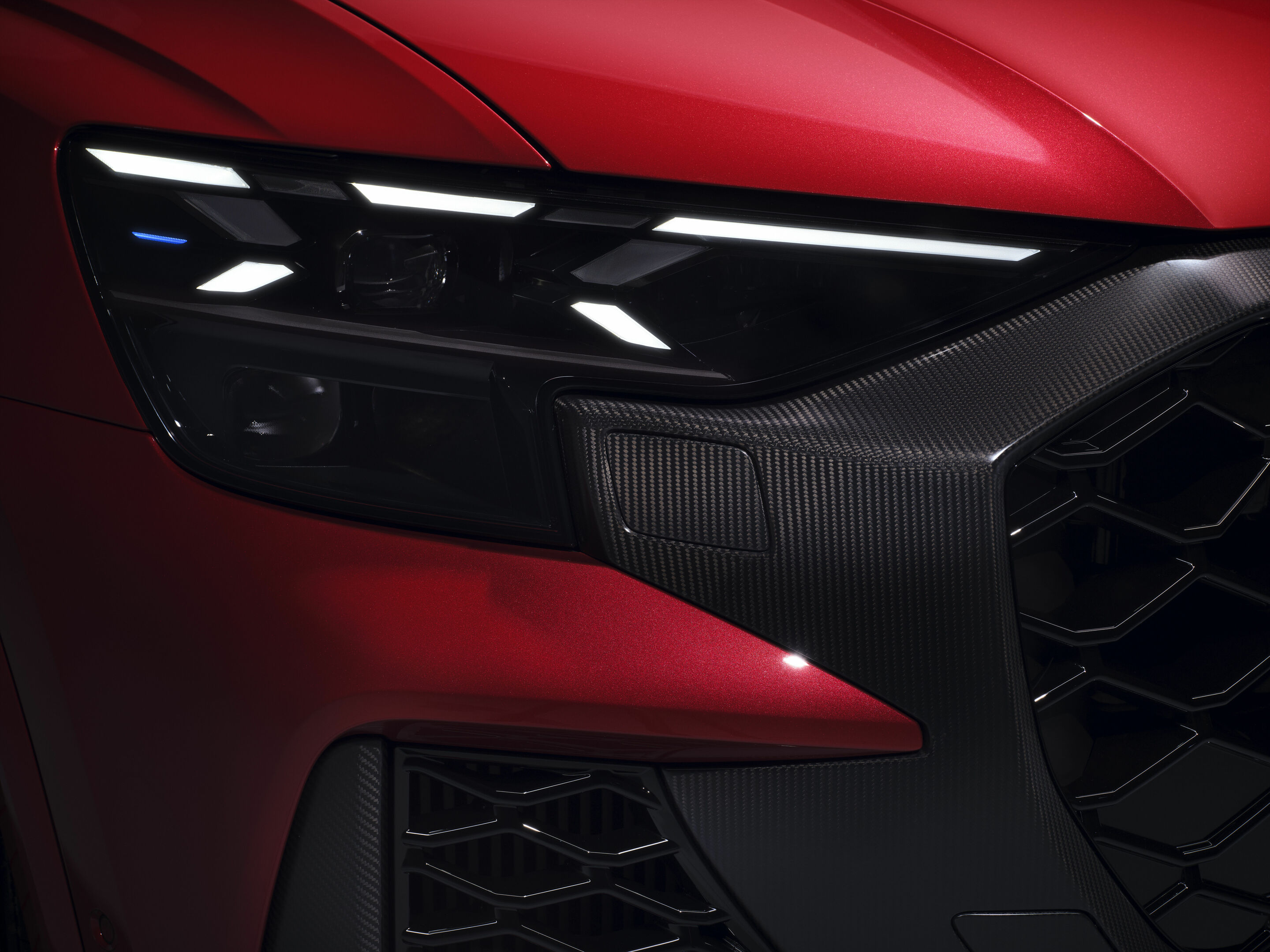 Audi RS Q8 performance - Detail,
Farbe: Chilirot Metallic