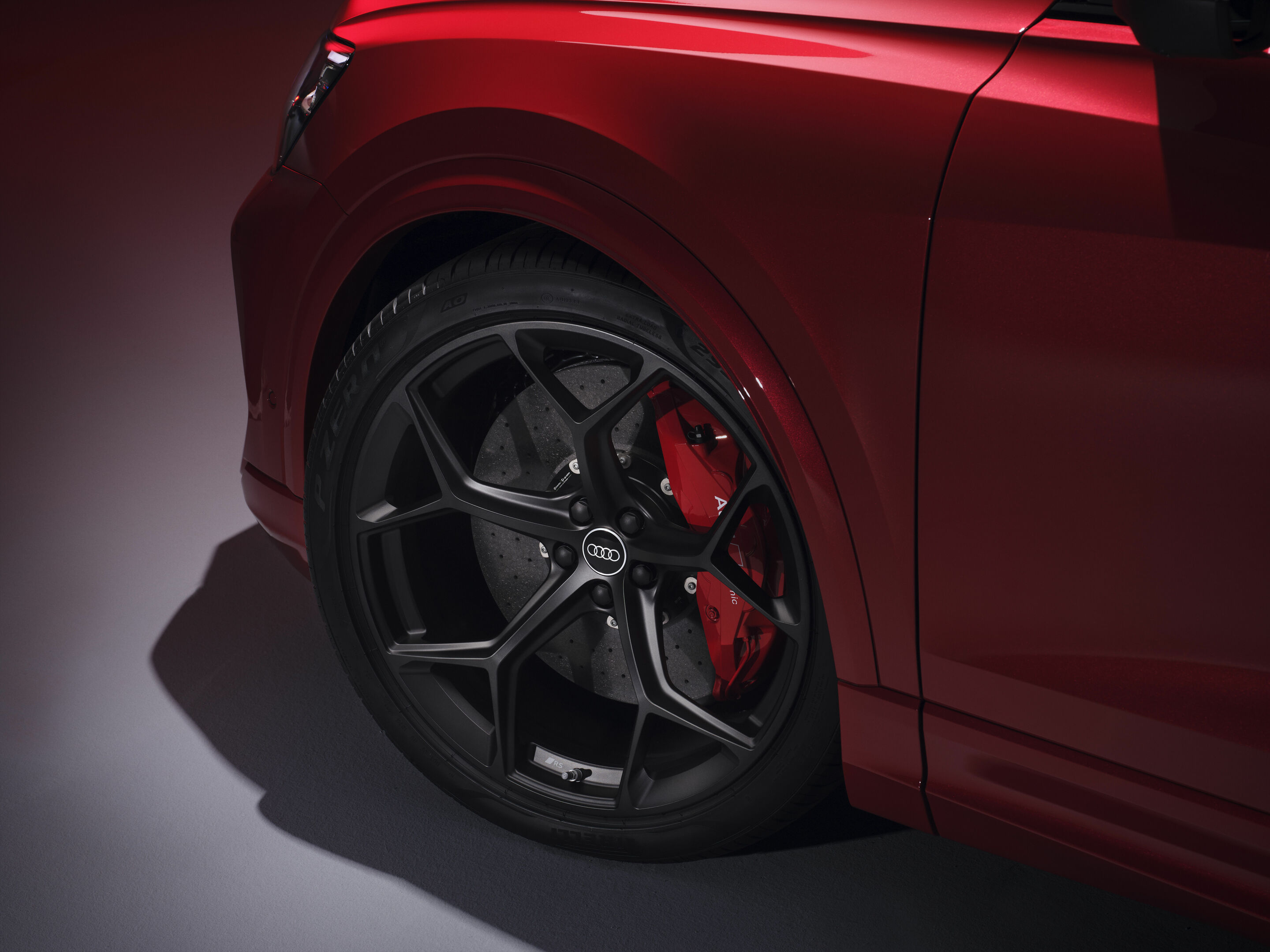 Audi RS Q8 performance - Detail,
Colour: Chilli red metallic