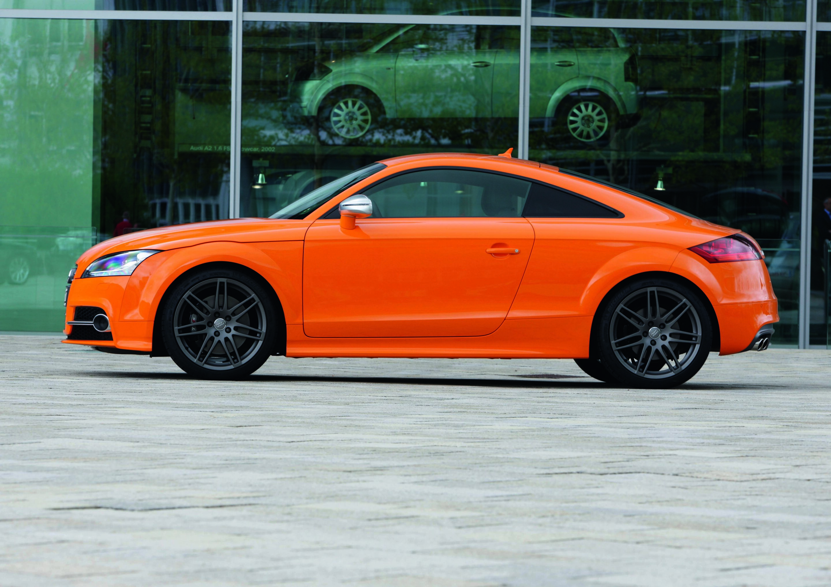 Audi TTS Coupé - Farbe: Glutorange