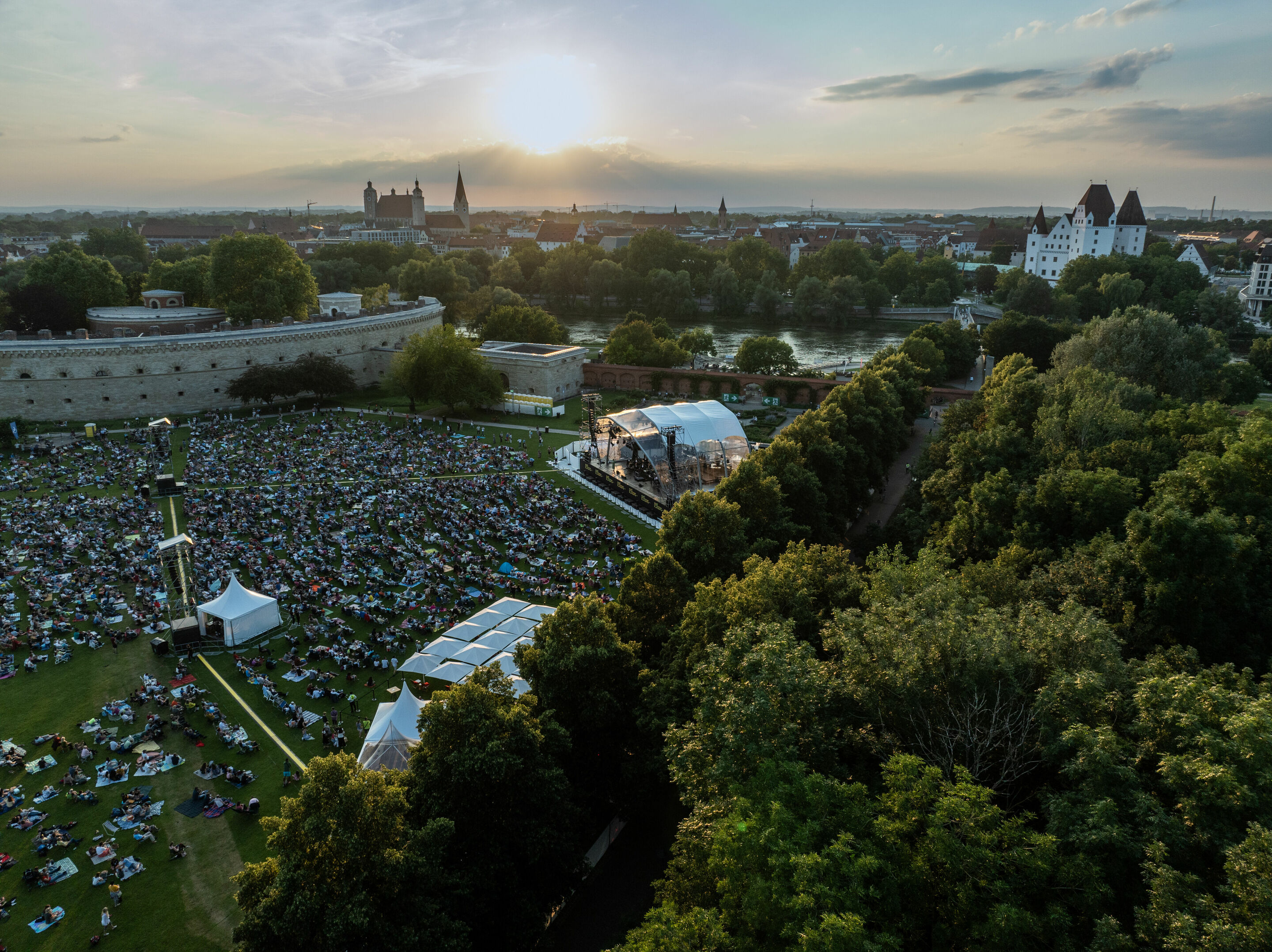 Audi Summer Concerts 2024 - French evening at the Audi Klassik Open Air in Klenzepark: View over the festival grounds
