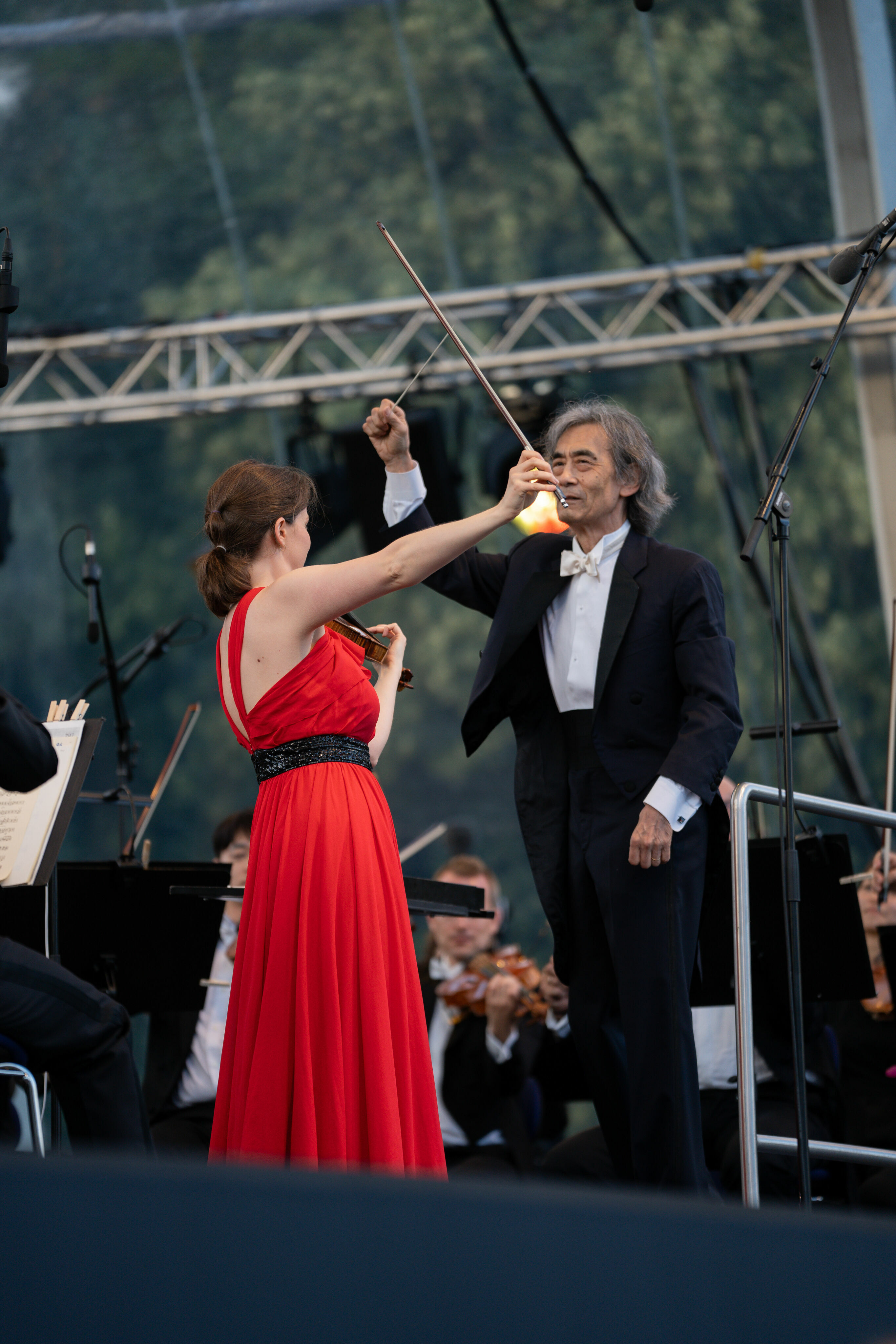 Audi Sommerkonzerte 2024 - Audi Klassik Open Air mit dem Philharmonischen Staatsorchester Hamburg: Dirigent Kent Nagano und die Geigerin Veronika Eberle