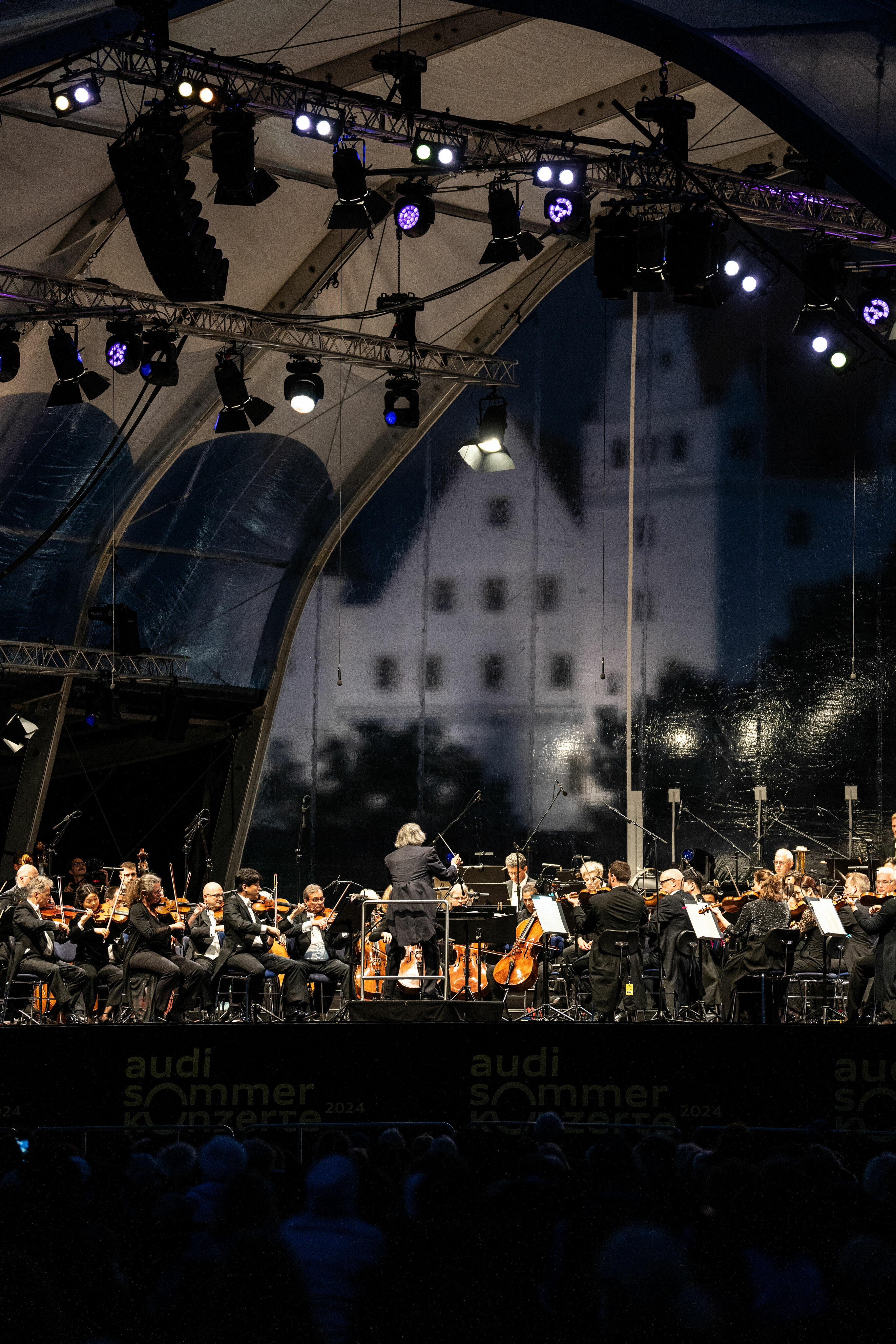 Audi Sommerkonzerte 2024 - Audi Klassik Open Air im Klenzepark: Kent Nagano und das Philharmonische Staatsorchester Hamburg