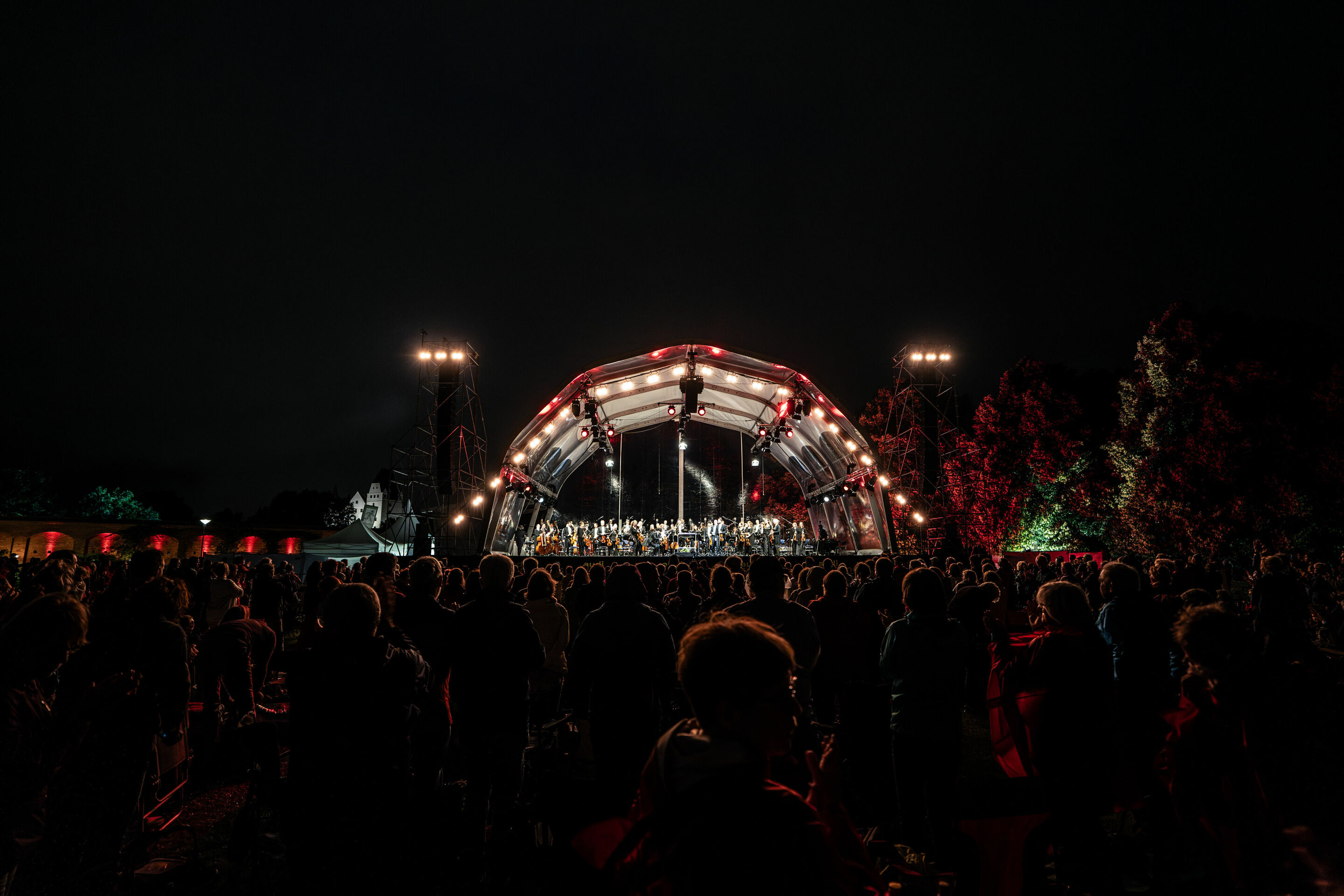 Audi Sommerkonzerte 2024 - Audi Klassik Open Air im Klenzepark: Kent Nagano und das Philharmonische Staatsorchester Hamburg