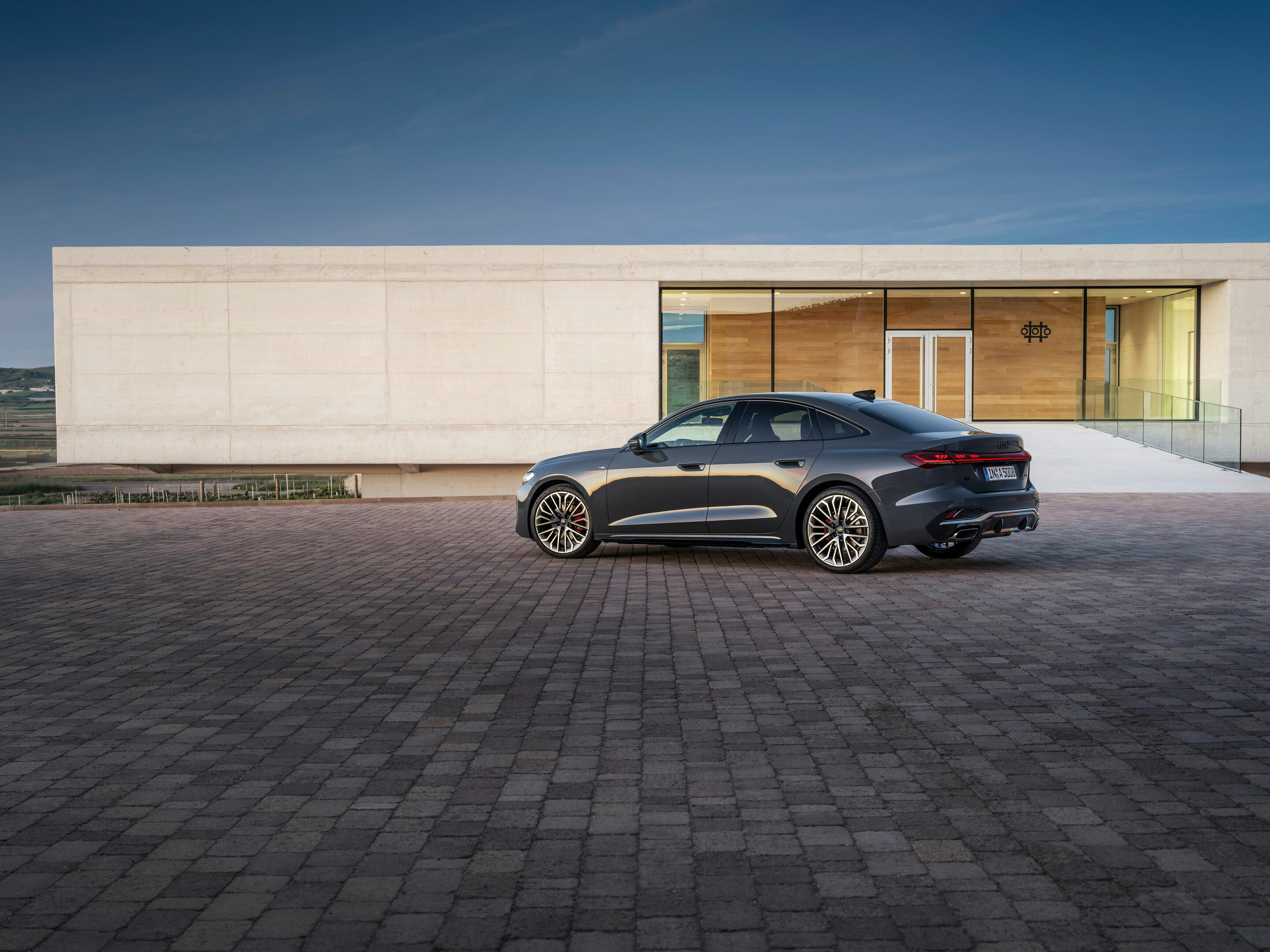 Audi A5 Limousine - Standaufnahme,
Farbe: Magnetgrau