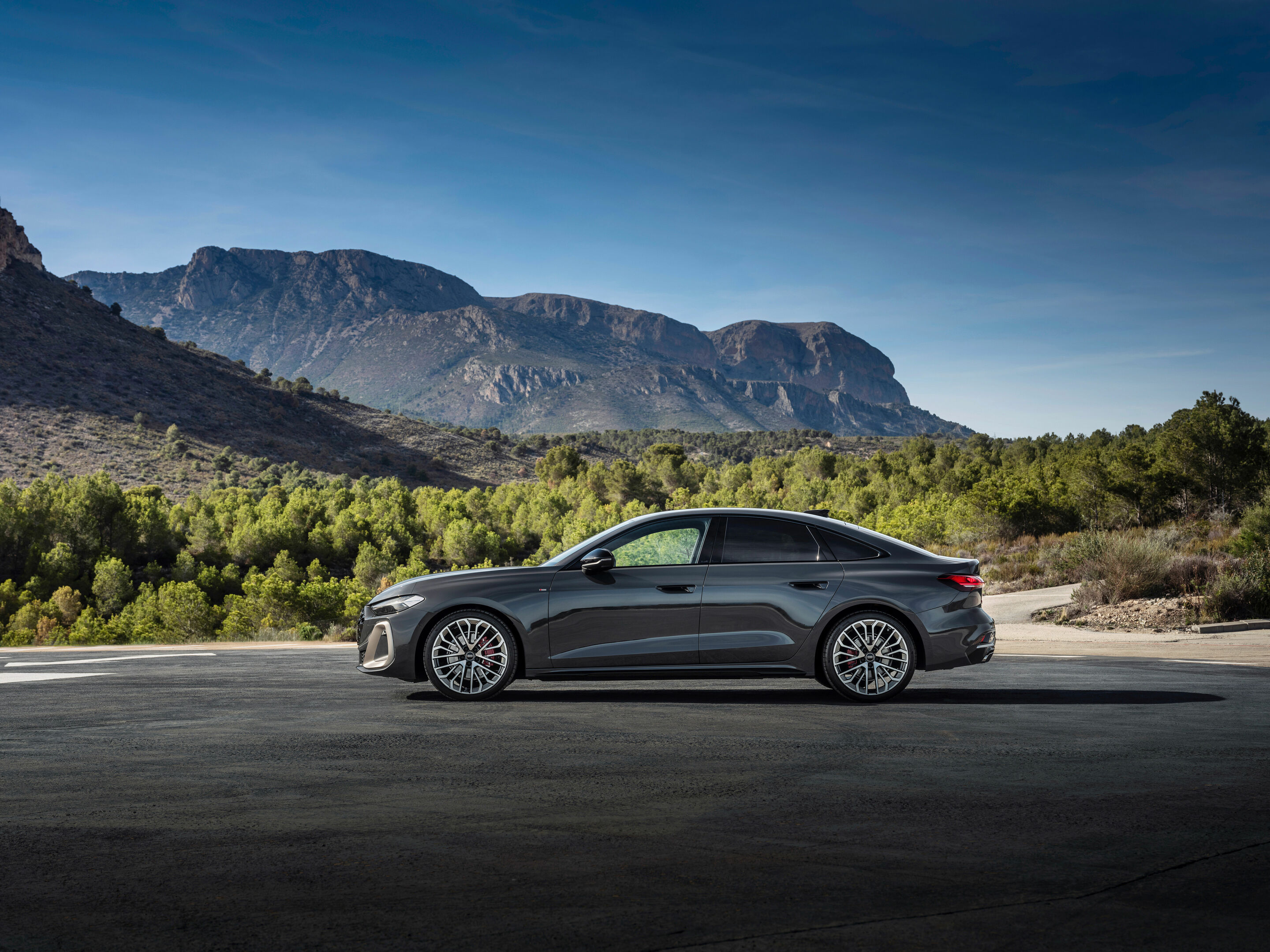 Audi A5 Limousine - Standaufnahme,
Farbe: Magnetgrau
