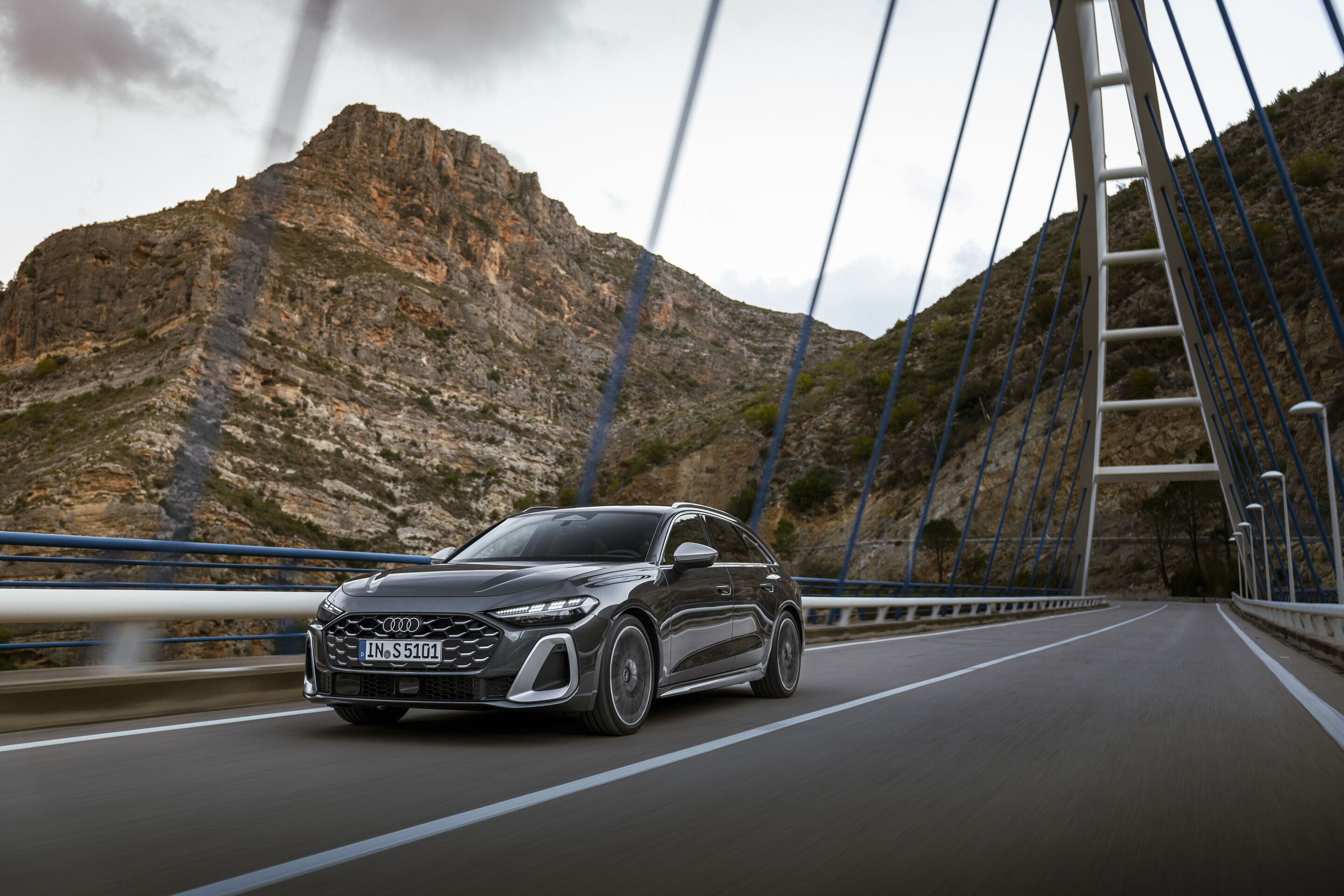 Audi S5 Avant - Dynamic photo,
Colour: Daytona Grey pearl effect