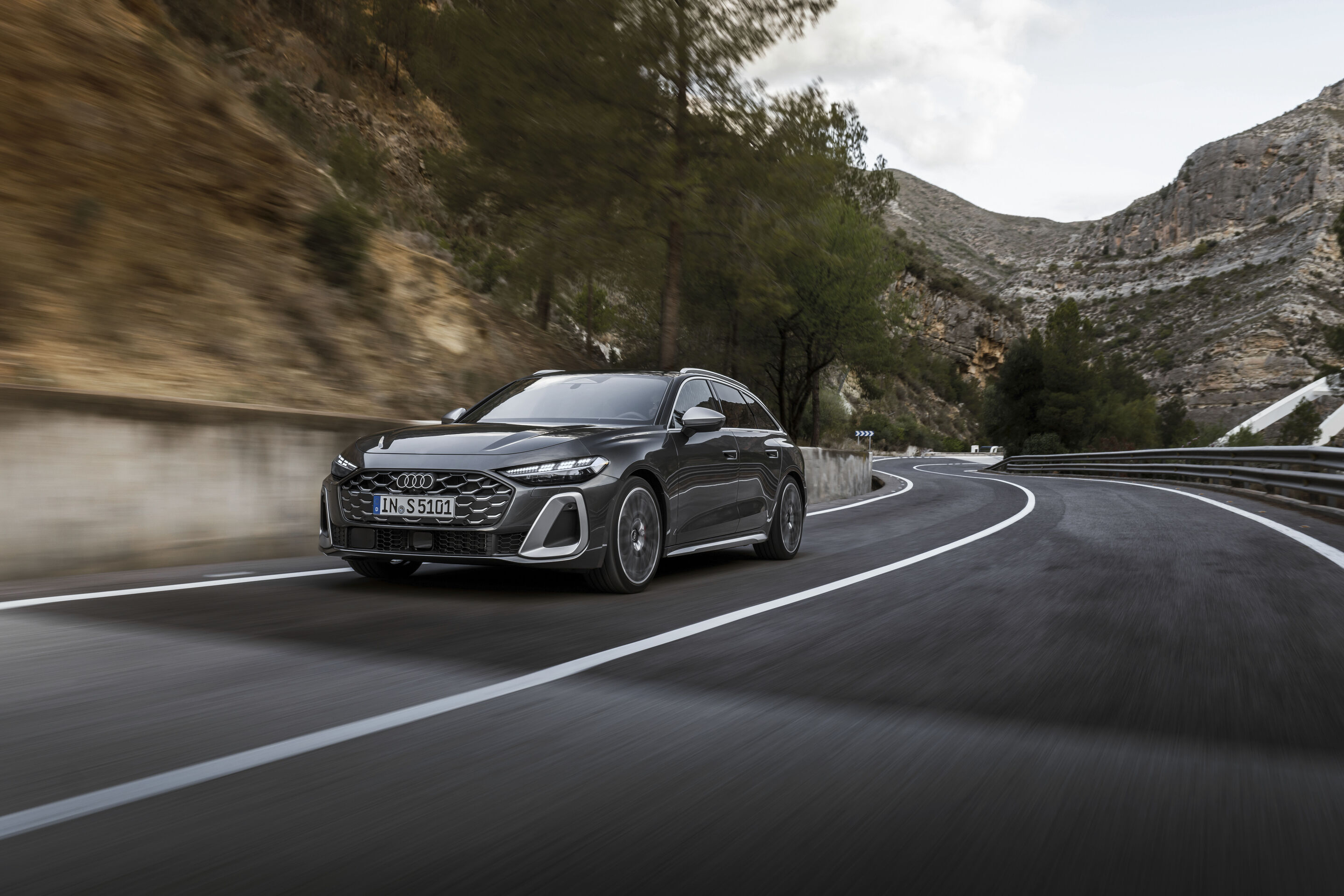 Audi S5 Avant - Dynamic photo,
Colour: Daytona Grey pearl effect