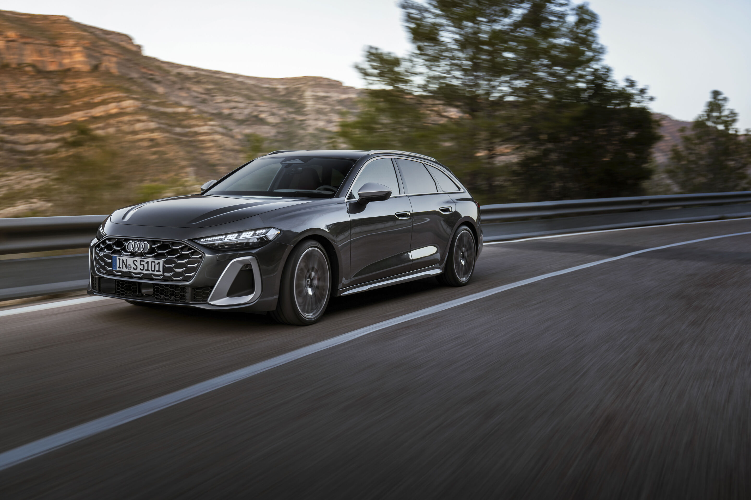 Audi S5 Avant - Dynamic photo,
Colour: Daytona Grey pearl effect