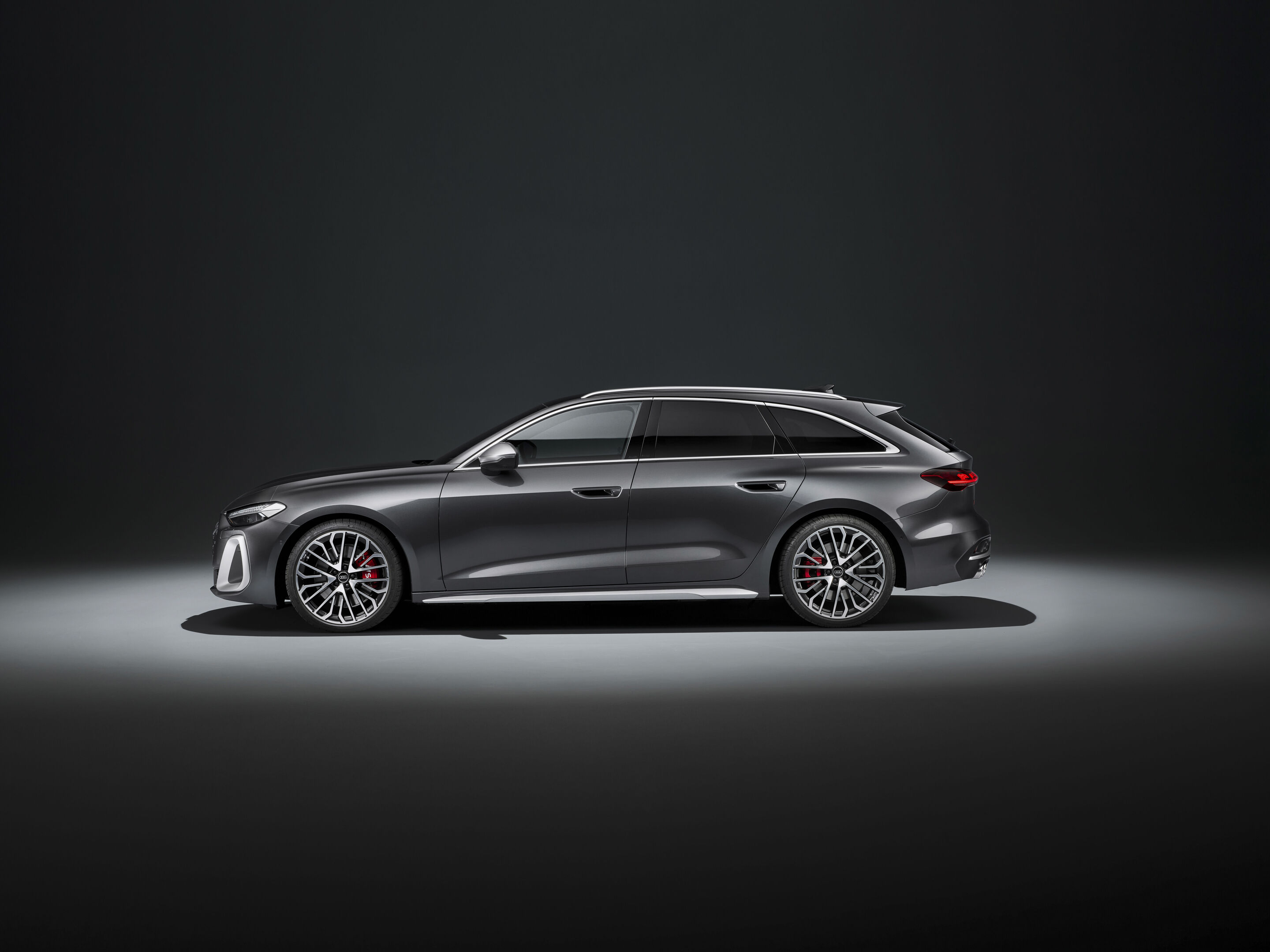 Audi S5 Avant - Standaufnahme,
Farbe: Daytonagrau Perleffekt