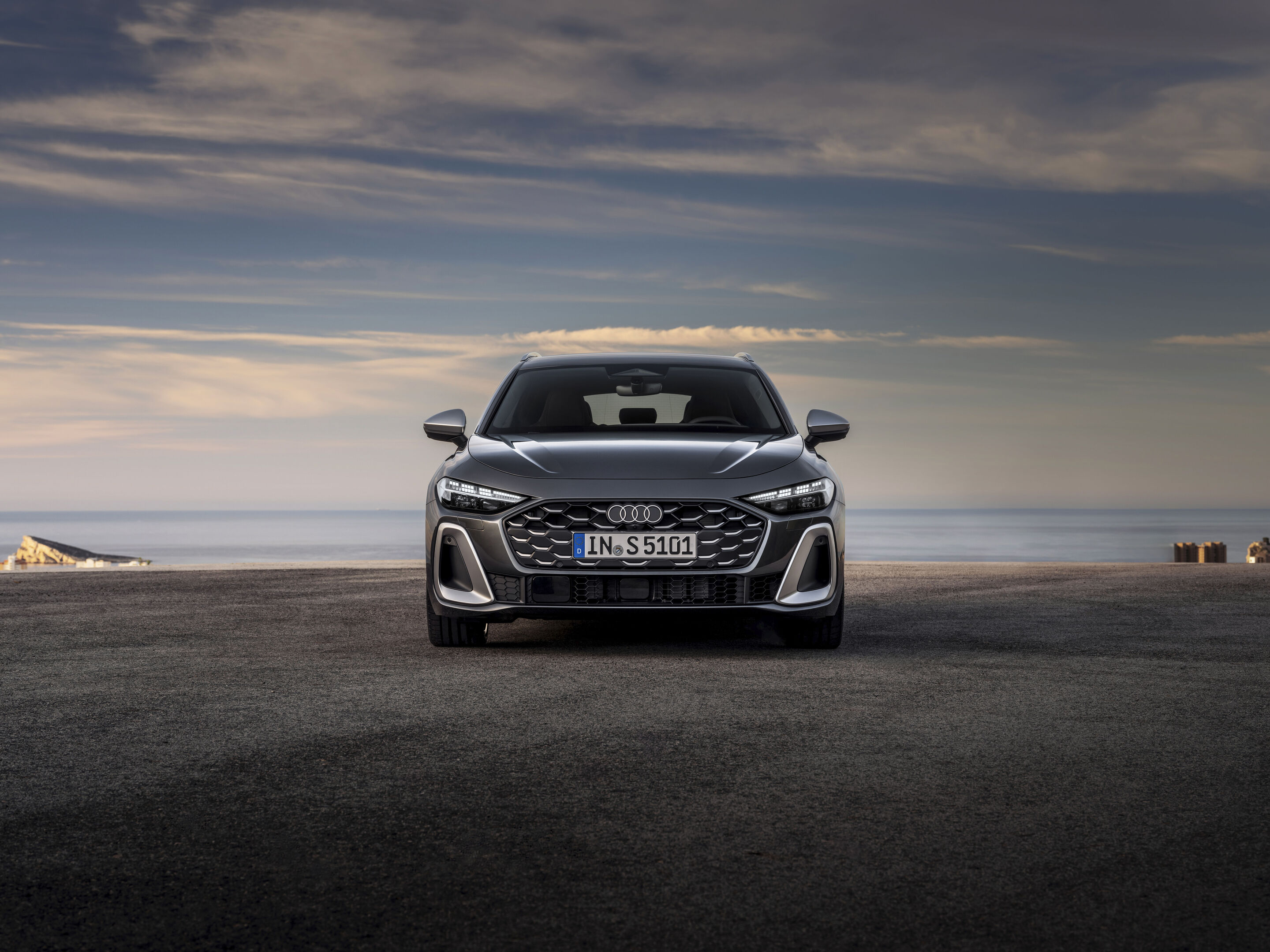 Audi S5 Avant - Static photo,
Colour: Daytona Grey pearl effect
