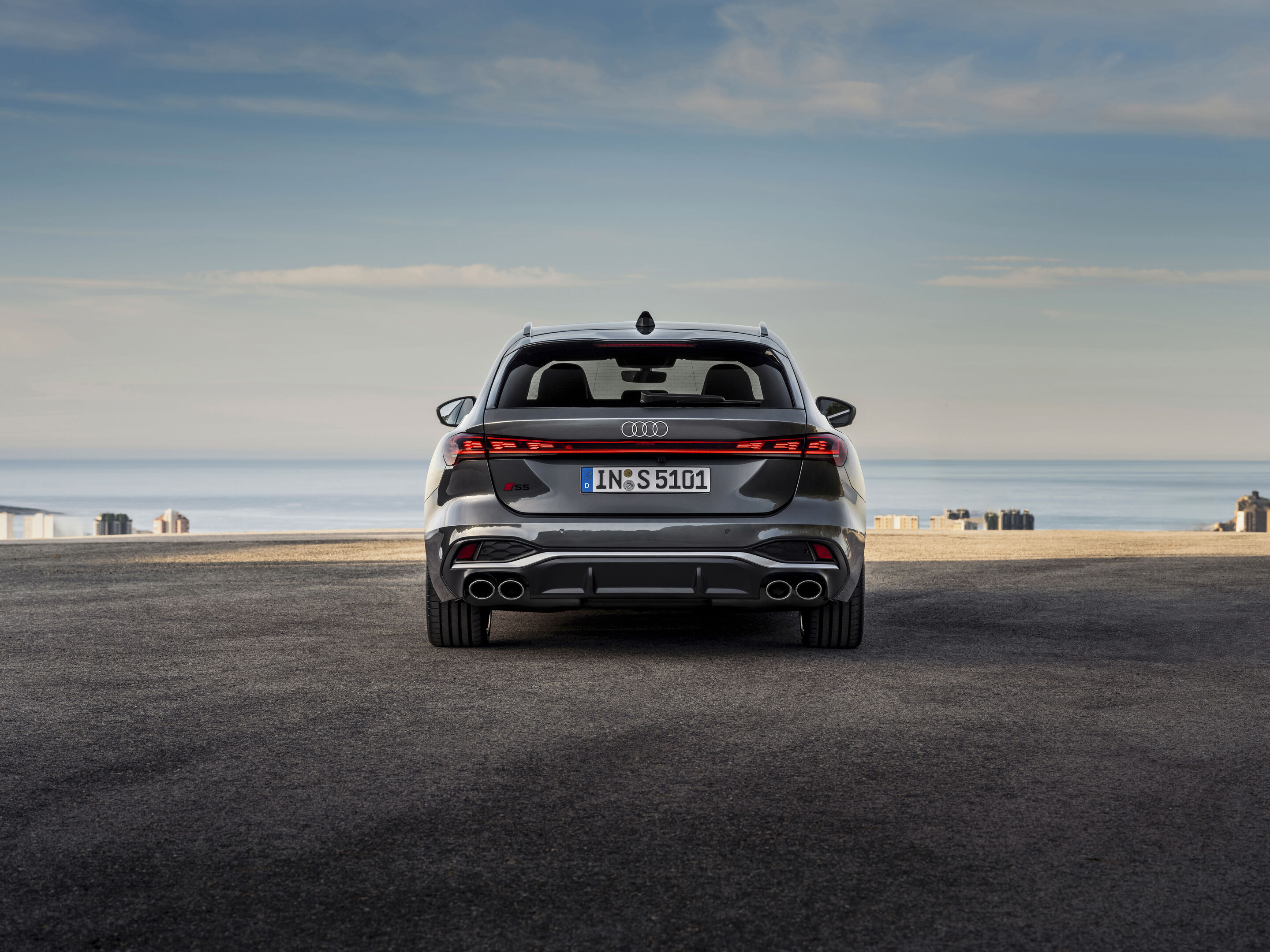 Audi S5 Avant - Standaufnahme,
Farbe: Daytonagrau Perleffekt