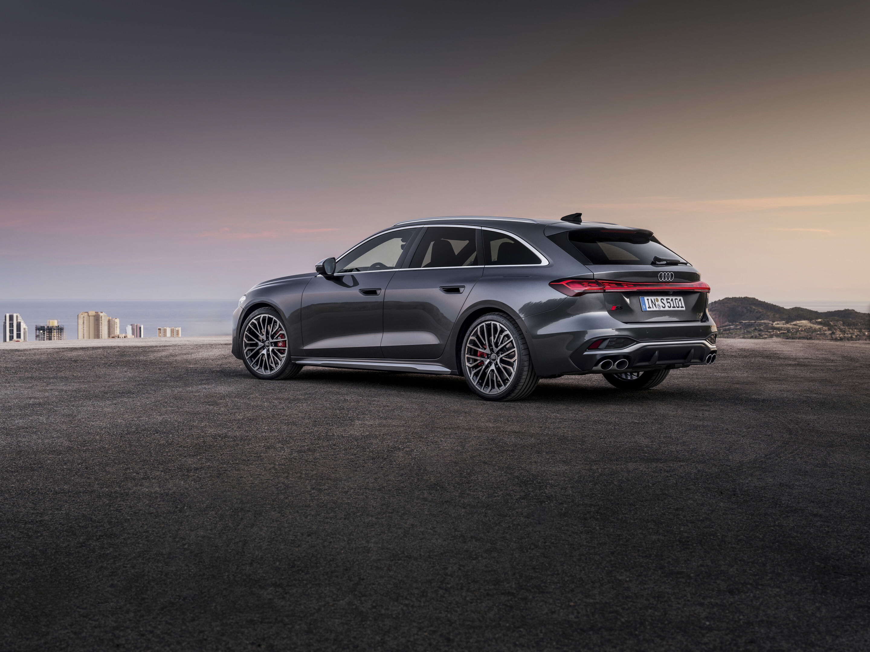 Audi S5 Avant - Standaufnahme,
Farbe: Daytonagrau Perleffekt