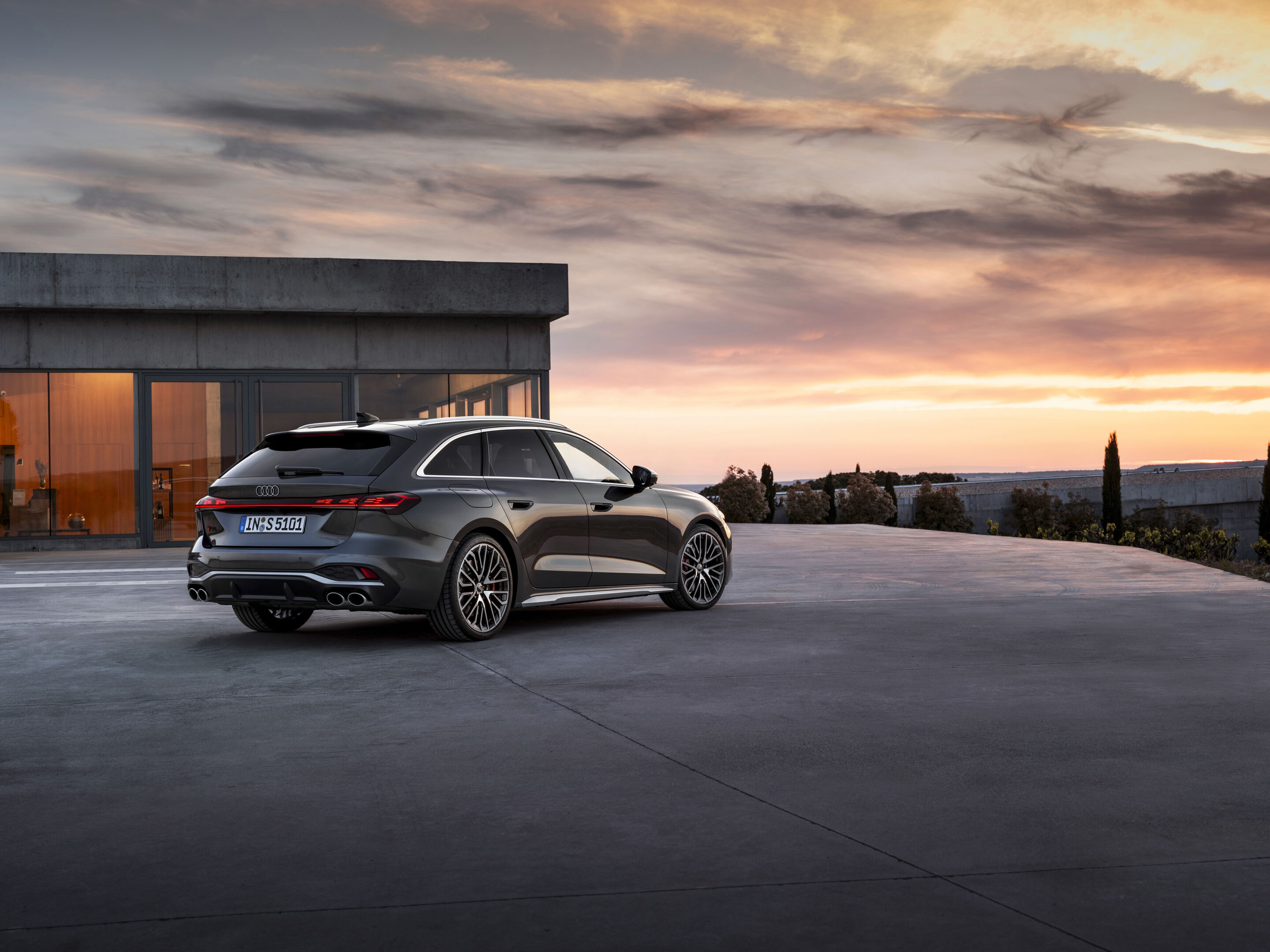 Audi S5 Avant - Standaufnahme,
Farbe: Daytonagrau Perleffekt