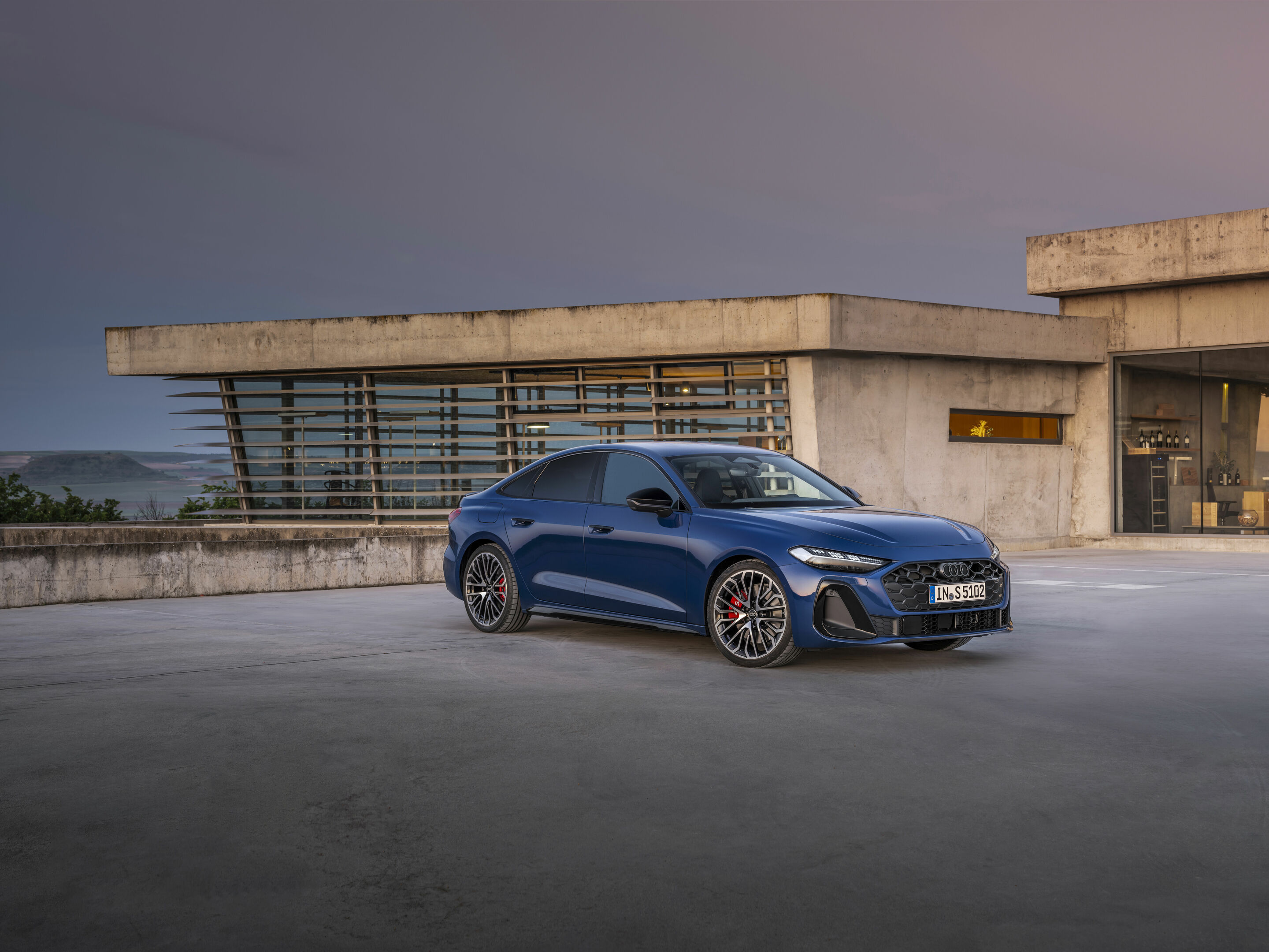 Audi S5 Limousine - Standaufnahme,
Farbe: Ascariblau Metallic