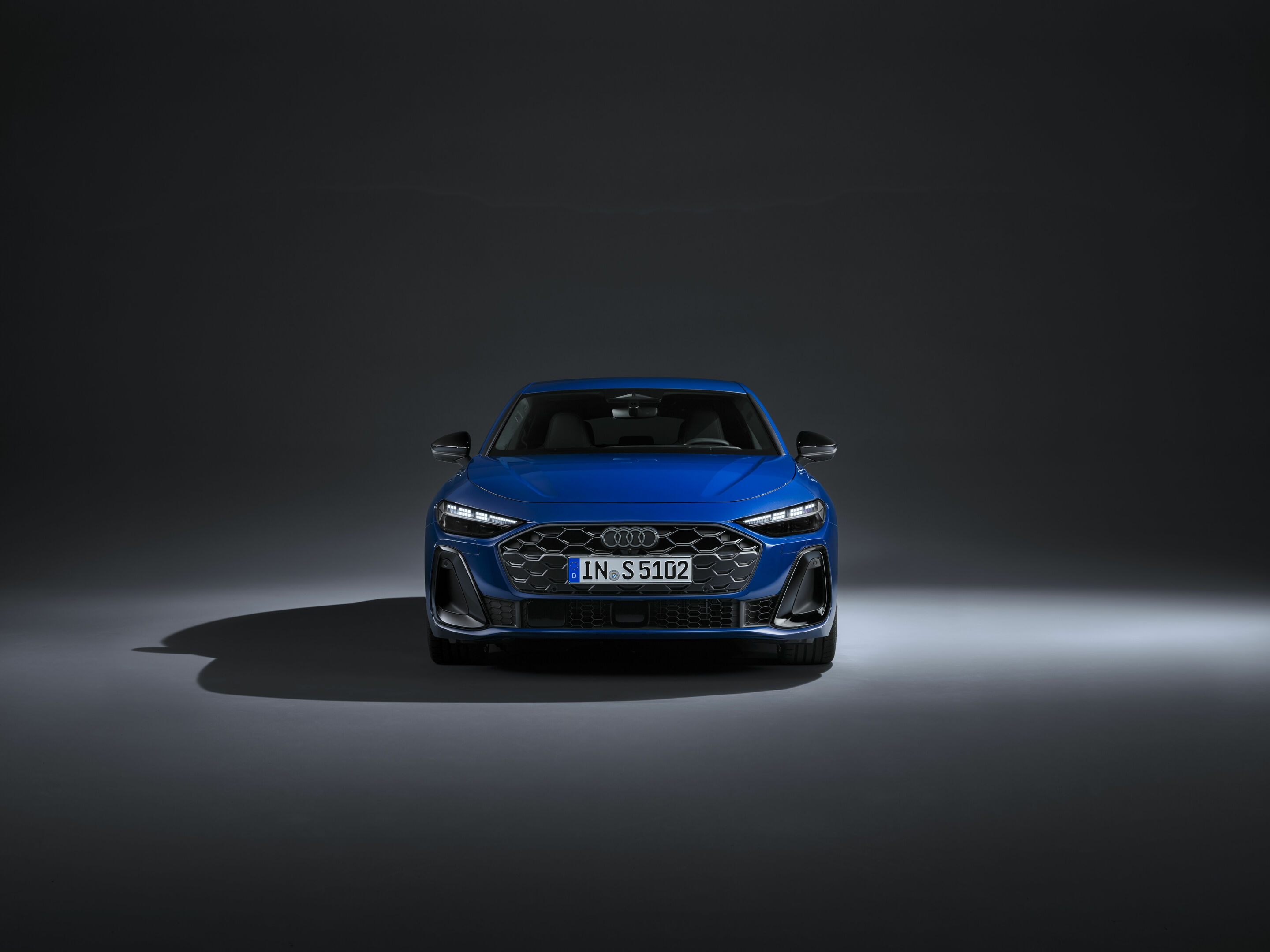 Audi S5 Limousine - Standaufnahme,
Farbe: Ascariblau Metallic