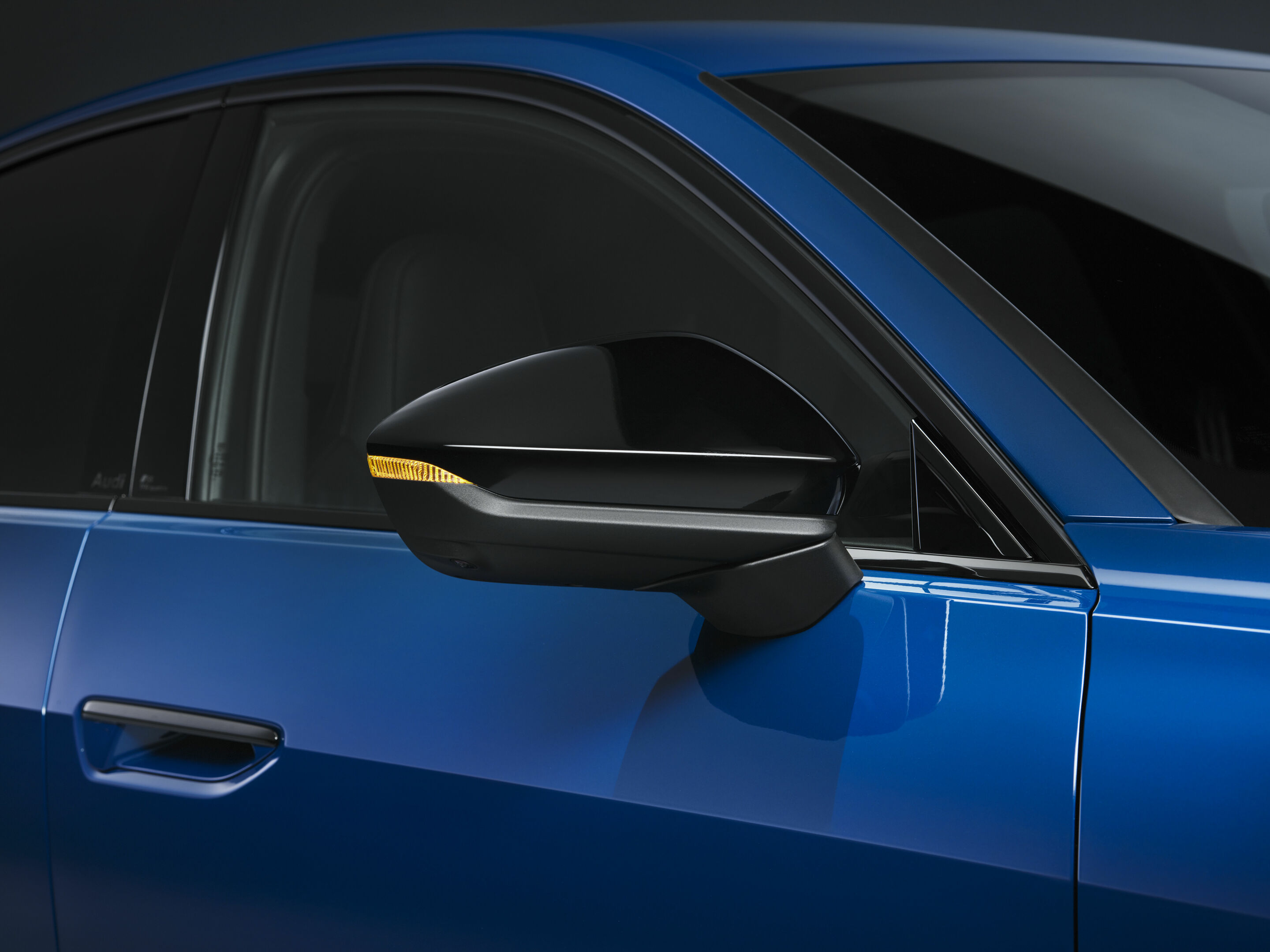 Audi S5 Sedan - Detail,
Colour: Ascari blue metallic