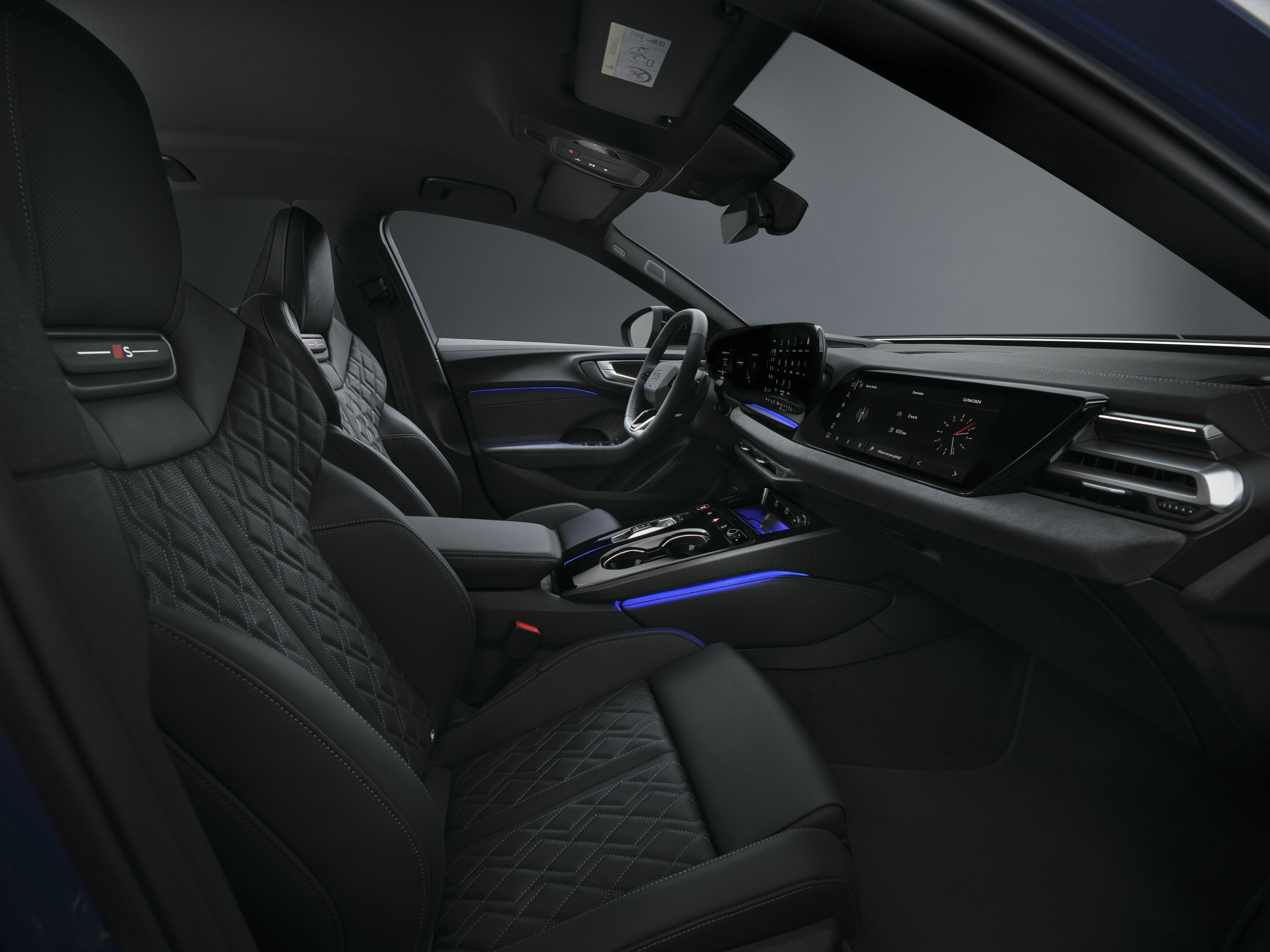 Audi S5 Limousine - Innenraum,
Farbe: Ascariblau Metallic