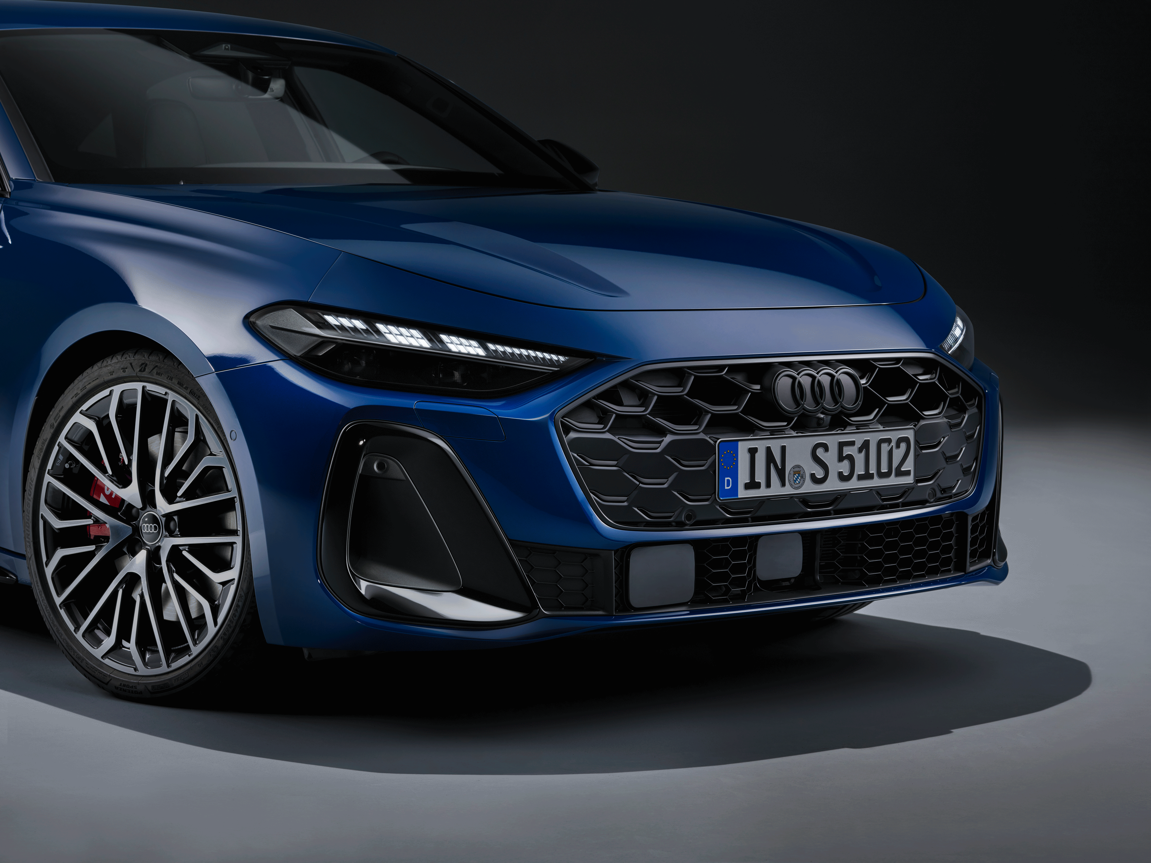 Audi S5 Limousine - Standaufnahme,
Farbe: Ascariblau Metallic