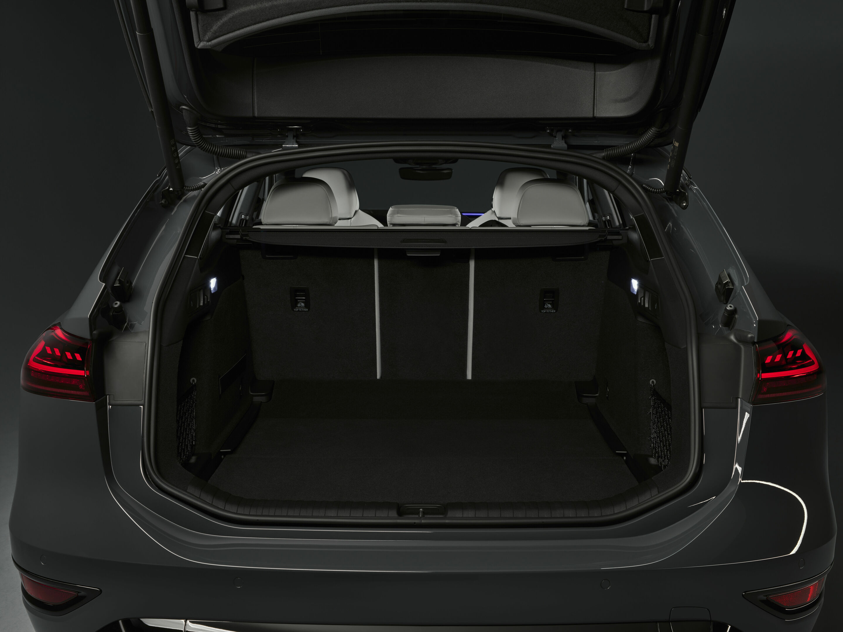 Audi A6 Avant e-tron - Luggage compartment, 
Colour: Magnet grey