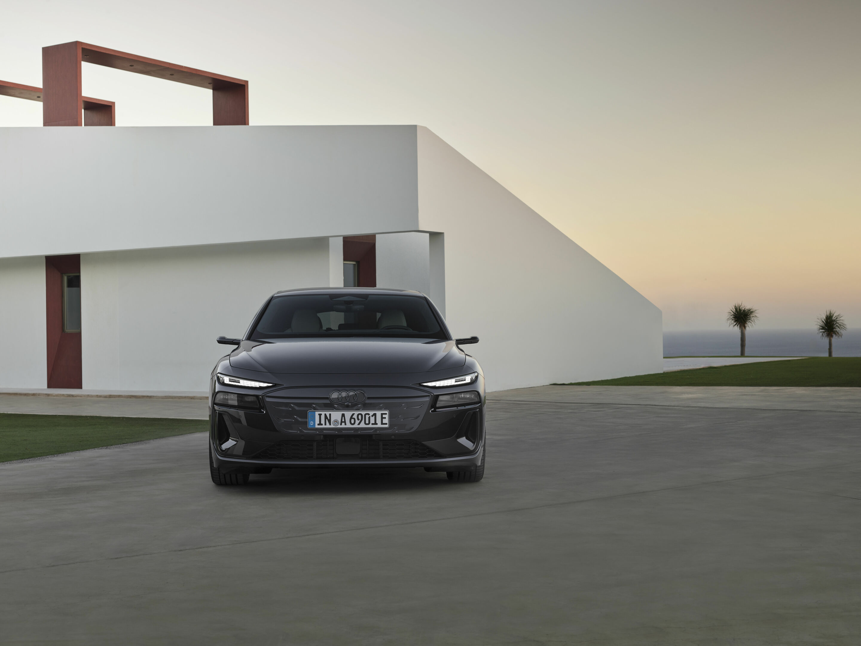 Audi A6 Avant e-tron - Standaufnahme,
Farbe: Magnetgrau
