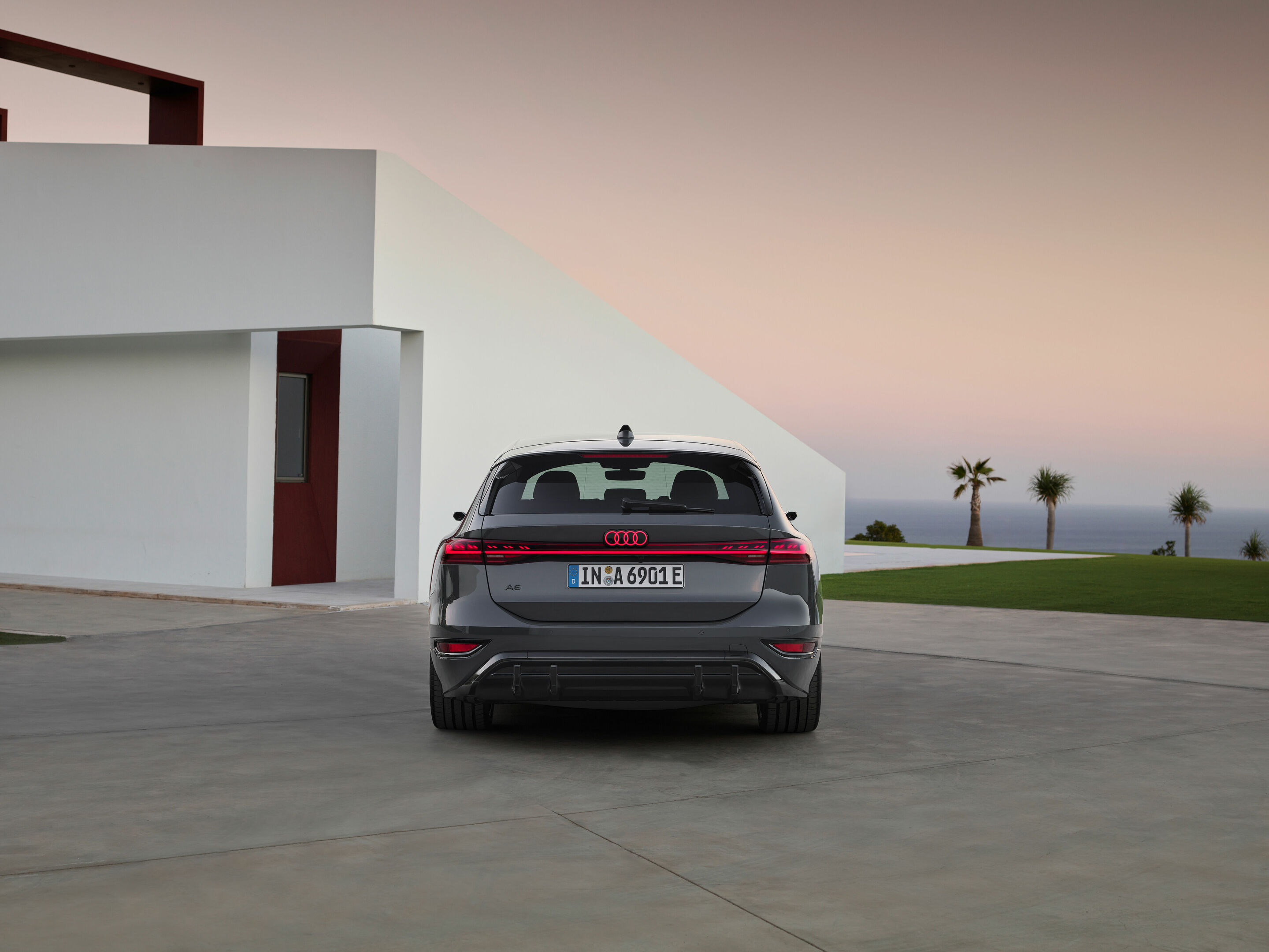 Audi A6 Avant e-tron - Static photo,
Colour: Magnet grey