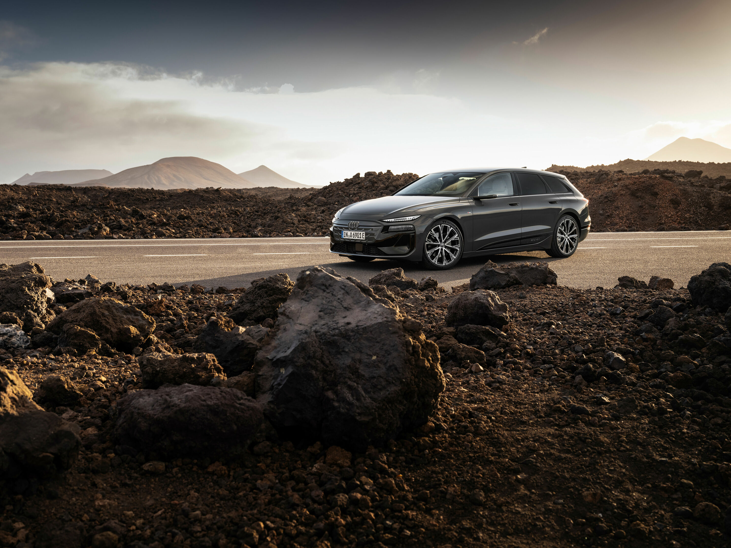 Audi A6 Avant e-tron - Standaufnahme,
Farbe: Magnetgrau