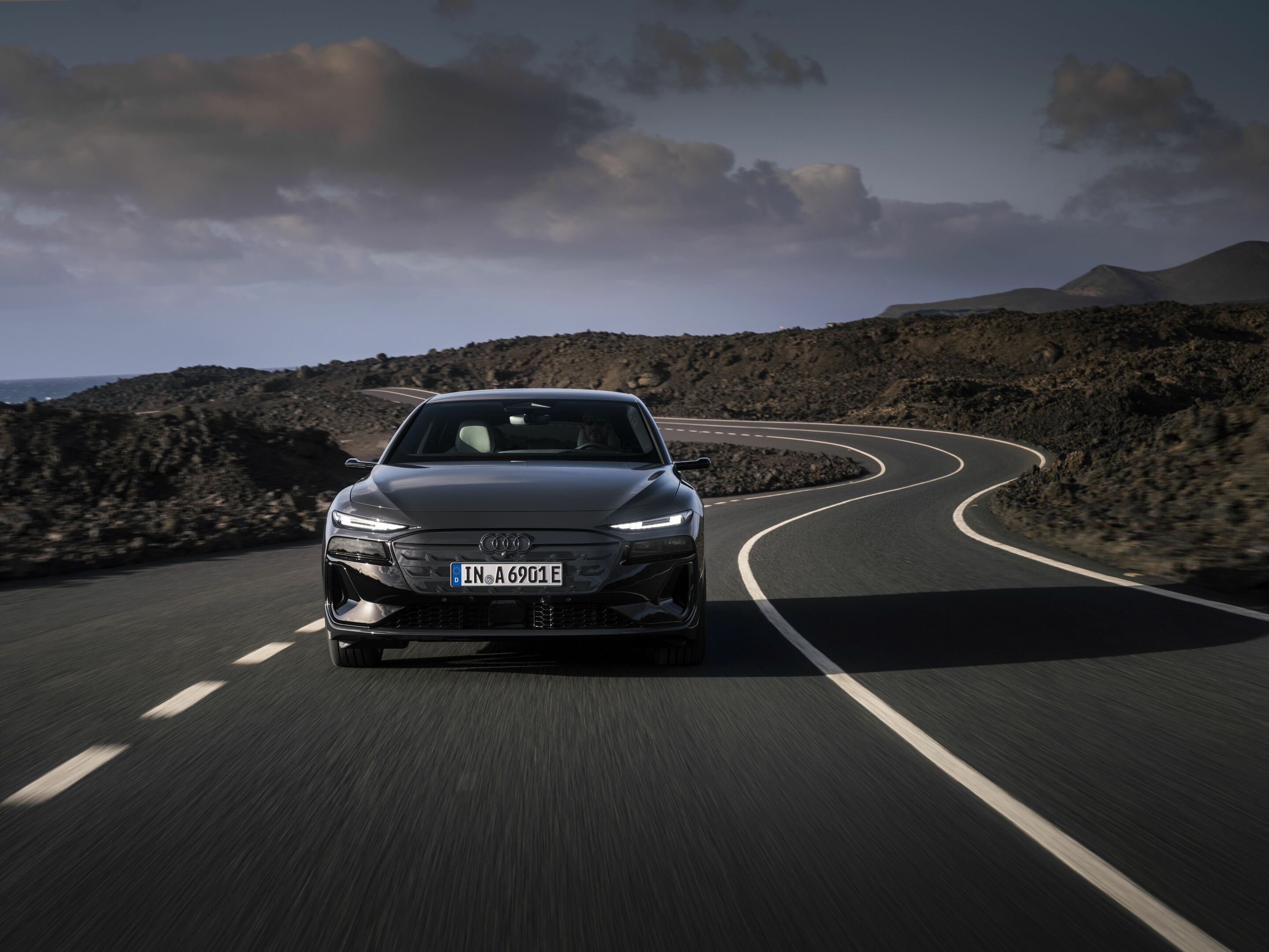 Audi A6 Avant e-tron - Dynamic photo,
Colour: Magnet grey