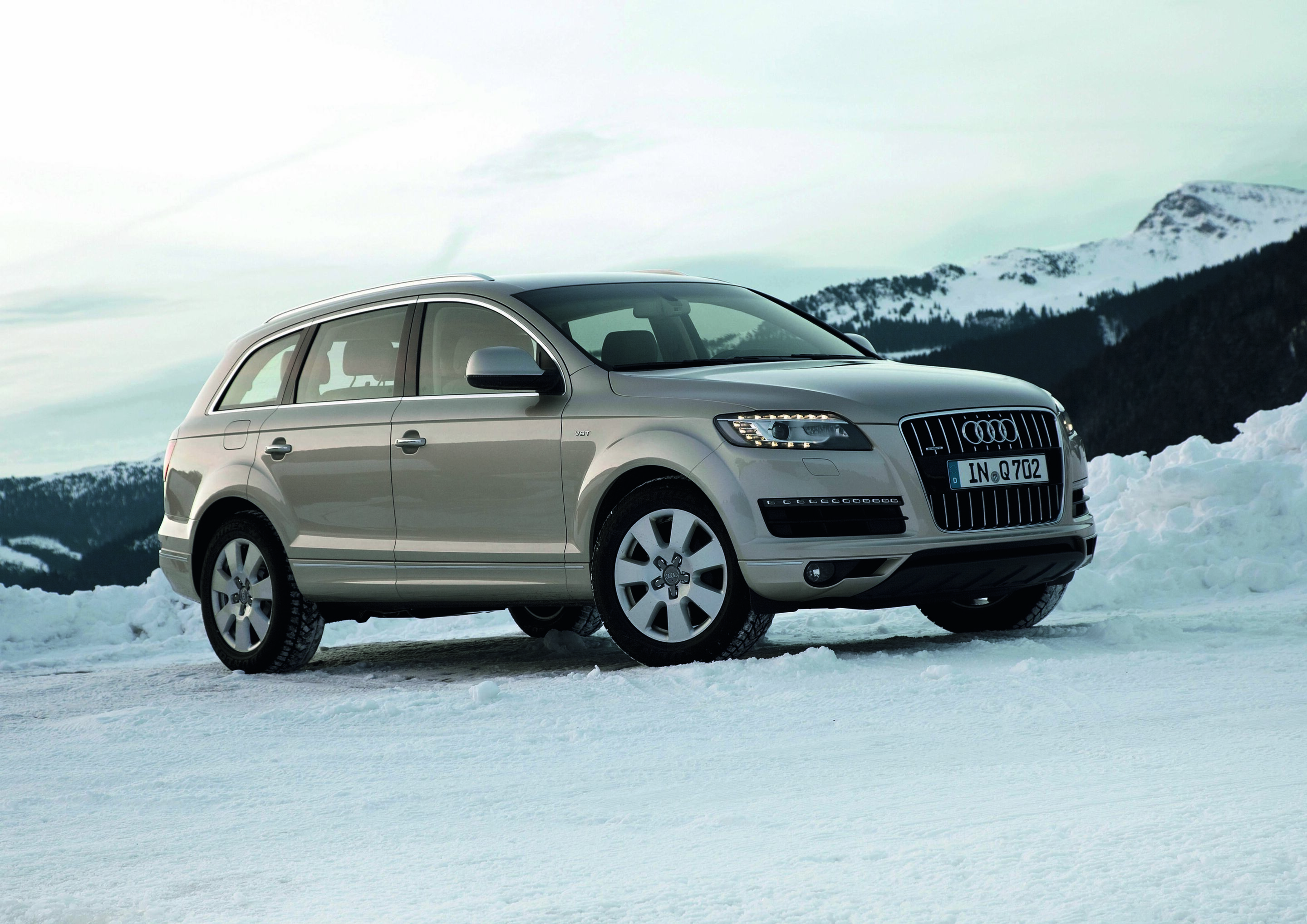 Audi Q7 - Farbe: Bahiabeige
