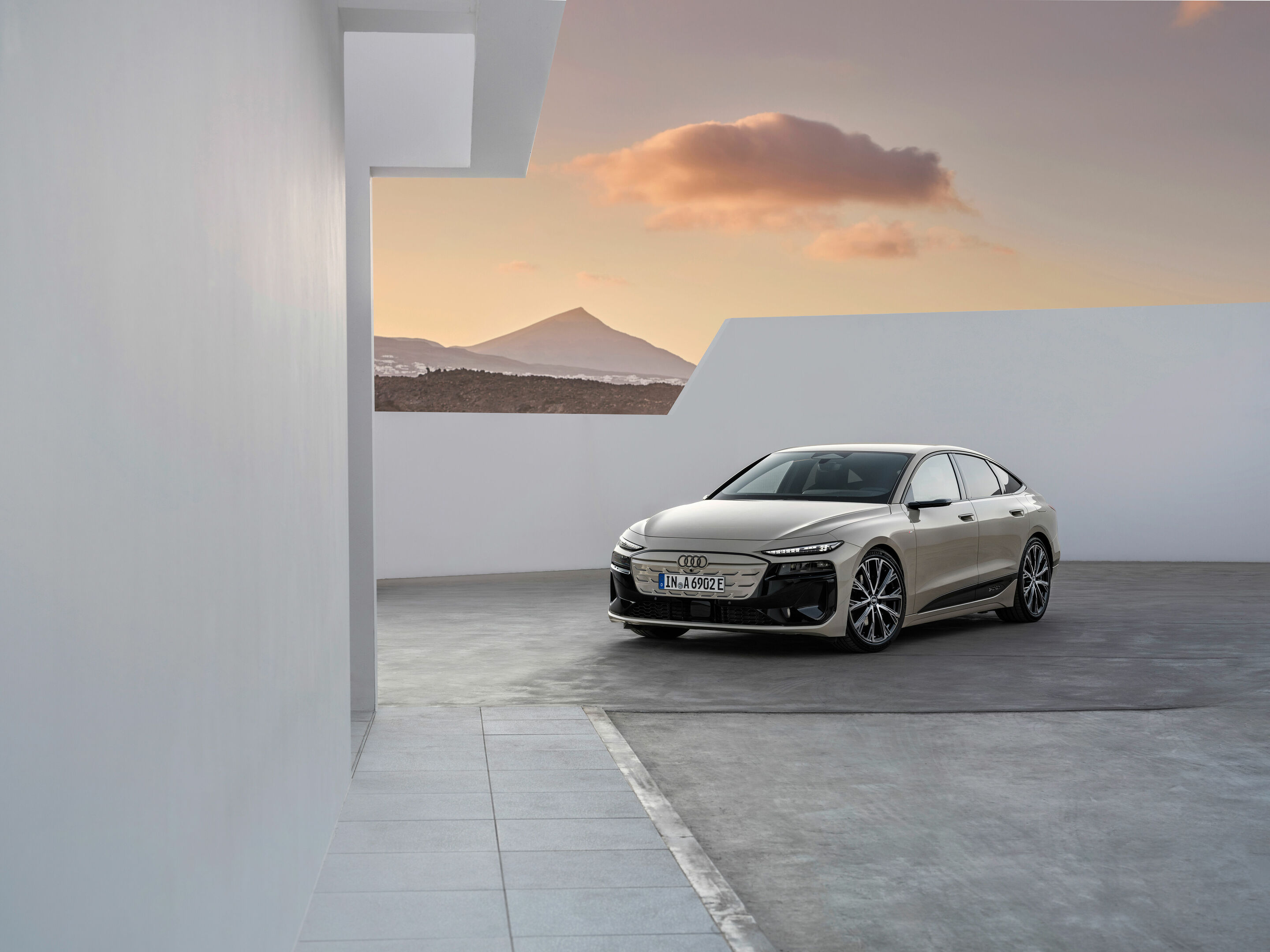 Audi A6 Sportback e-tron performance - Static photo,
Colour: Siam beige metallic