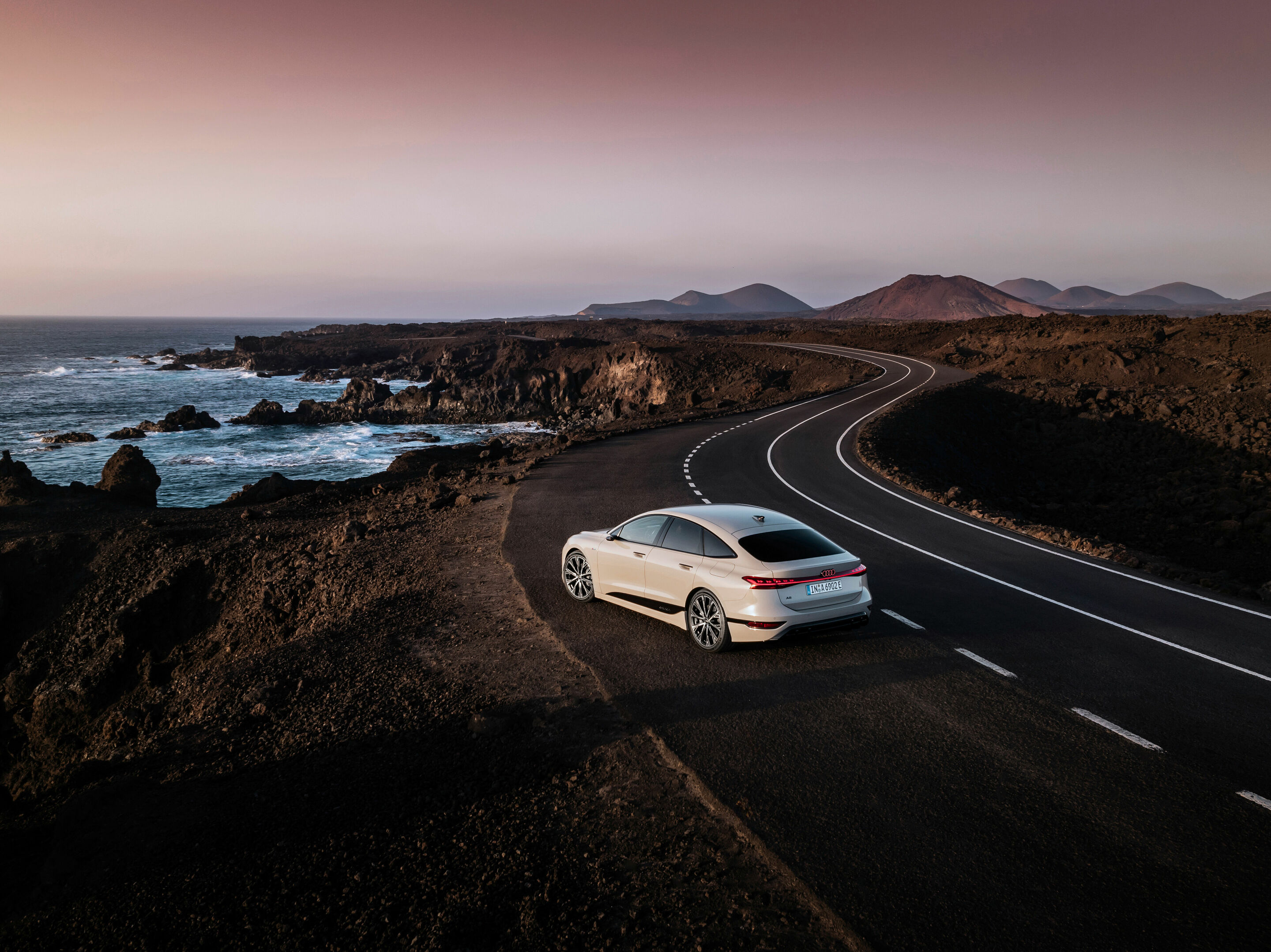 Audi A6 Sportback e-tron performance - Static photo,
Colour: Siam beige metallic