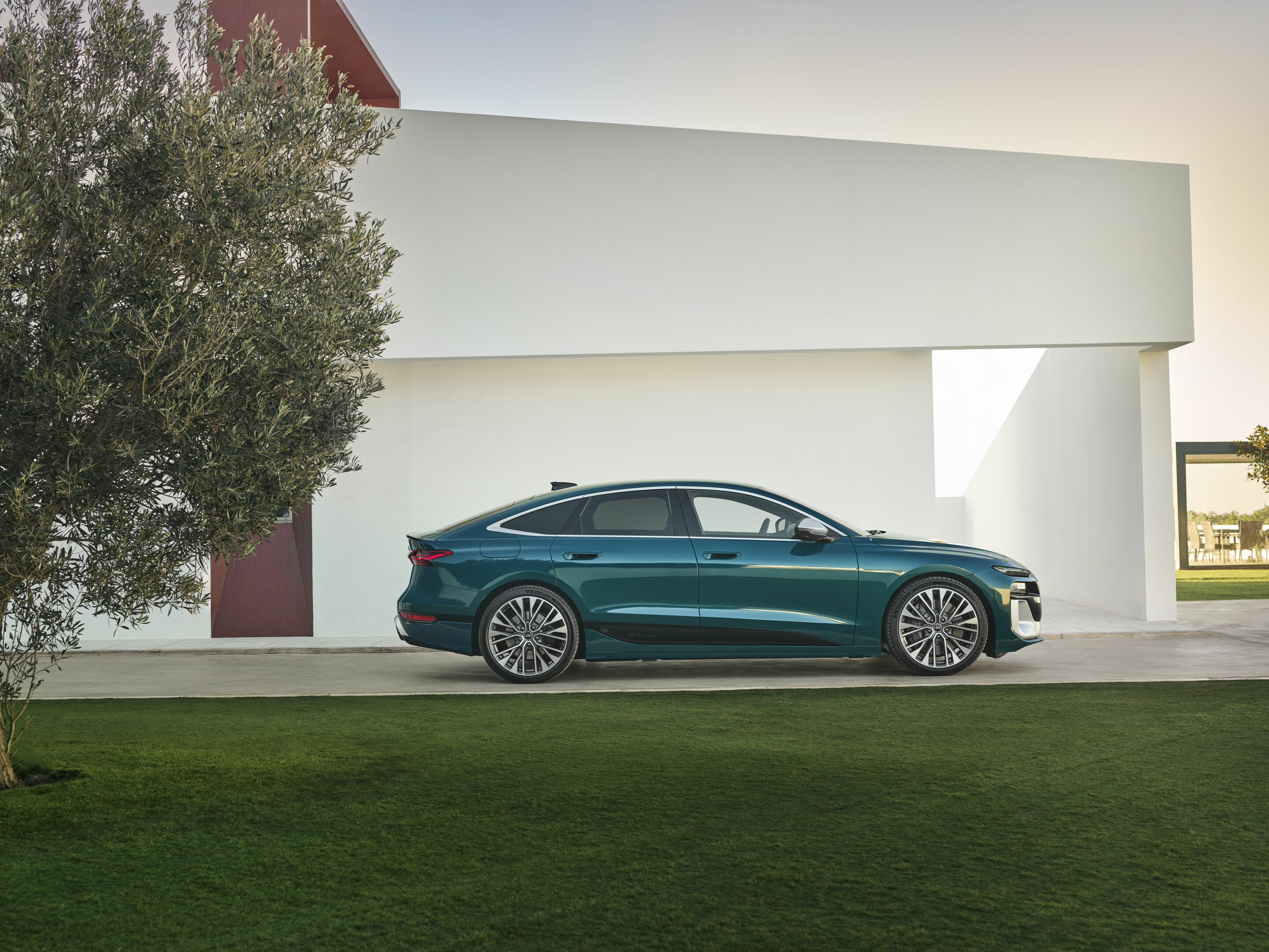 Audi S6 Sportback e-tron - Standaufnahme,
Farbe: Malpeloblau Metallic