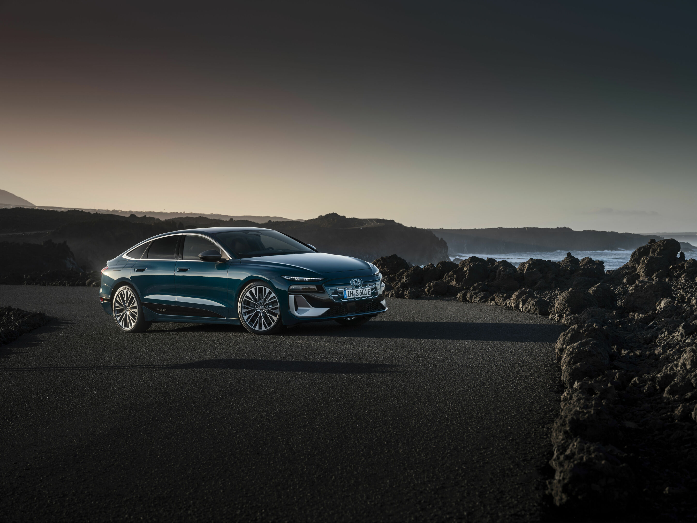 Audi S6 Sportback e-tron - Static photo,
Colour: Malpelo blue metallic