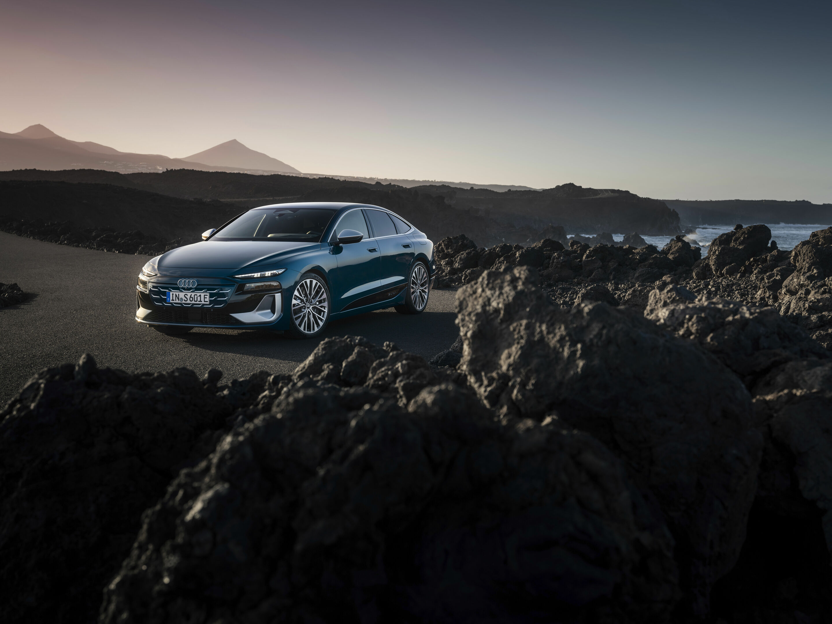 Audi S6 Sportback e-tron - Static photo,
Colour: Malpelo blue metallic