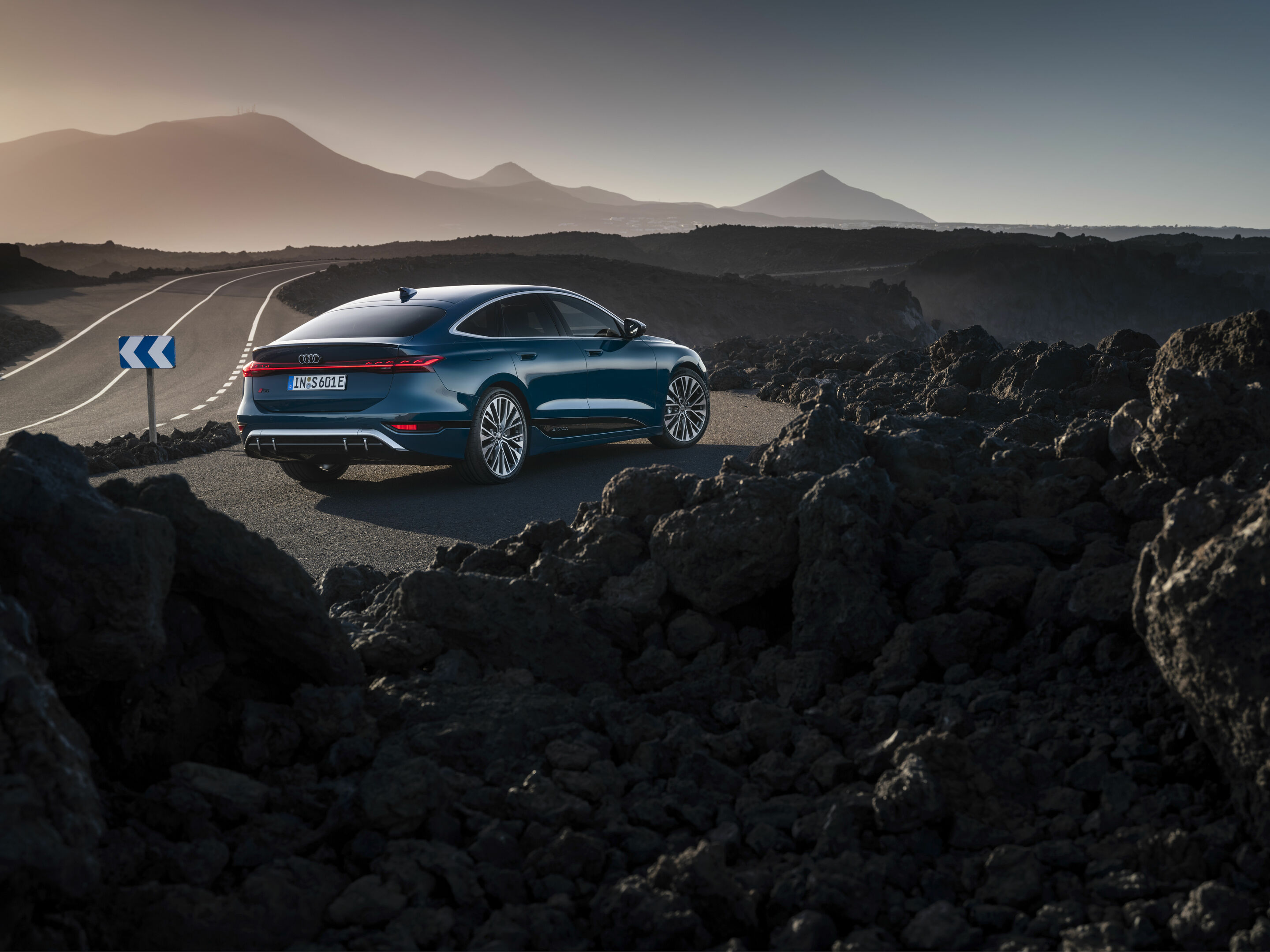Audi S6 Sportback e-tron - Standaufnahme,
Farbe: Malpeloblau Metallic