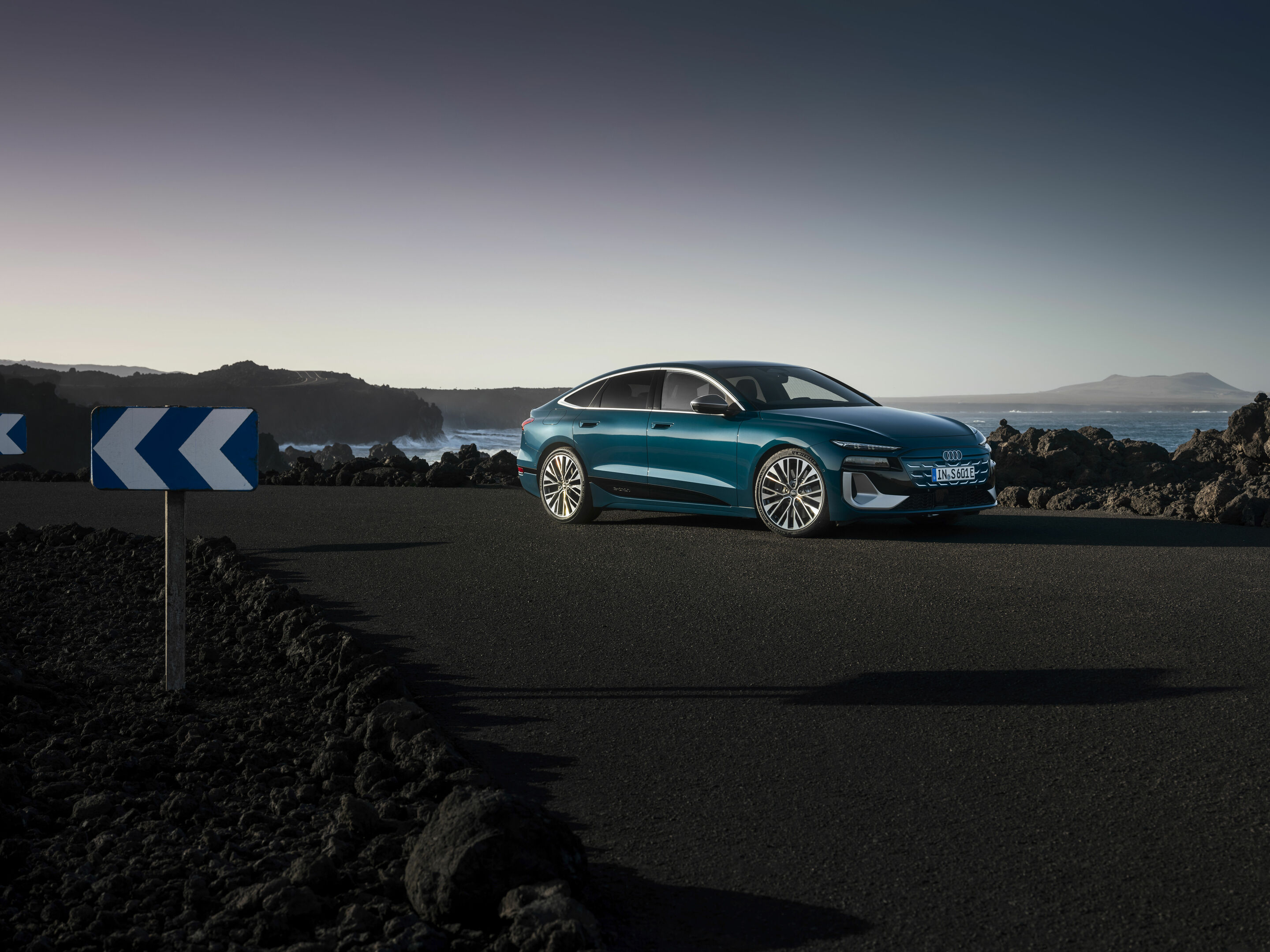 Audi S6 Sportback e-tron - Static photo,
Colour: Malpelo blue metallic