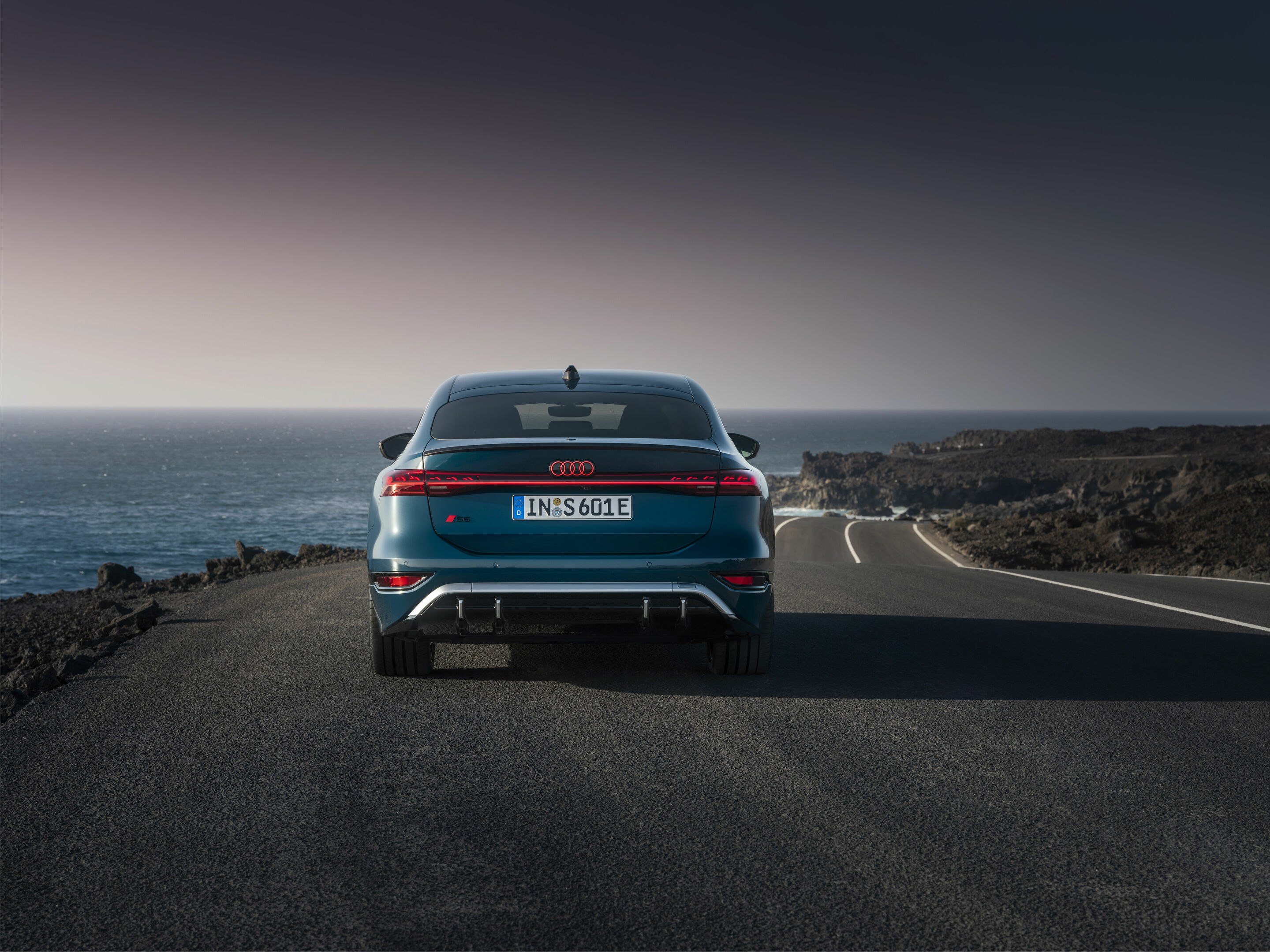 Audi S6 Sportback e-tron - Standaufnahme,
Farbe: Malpeloblau Metallic