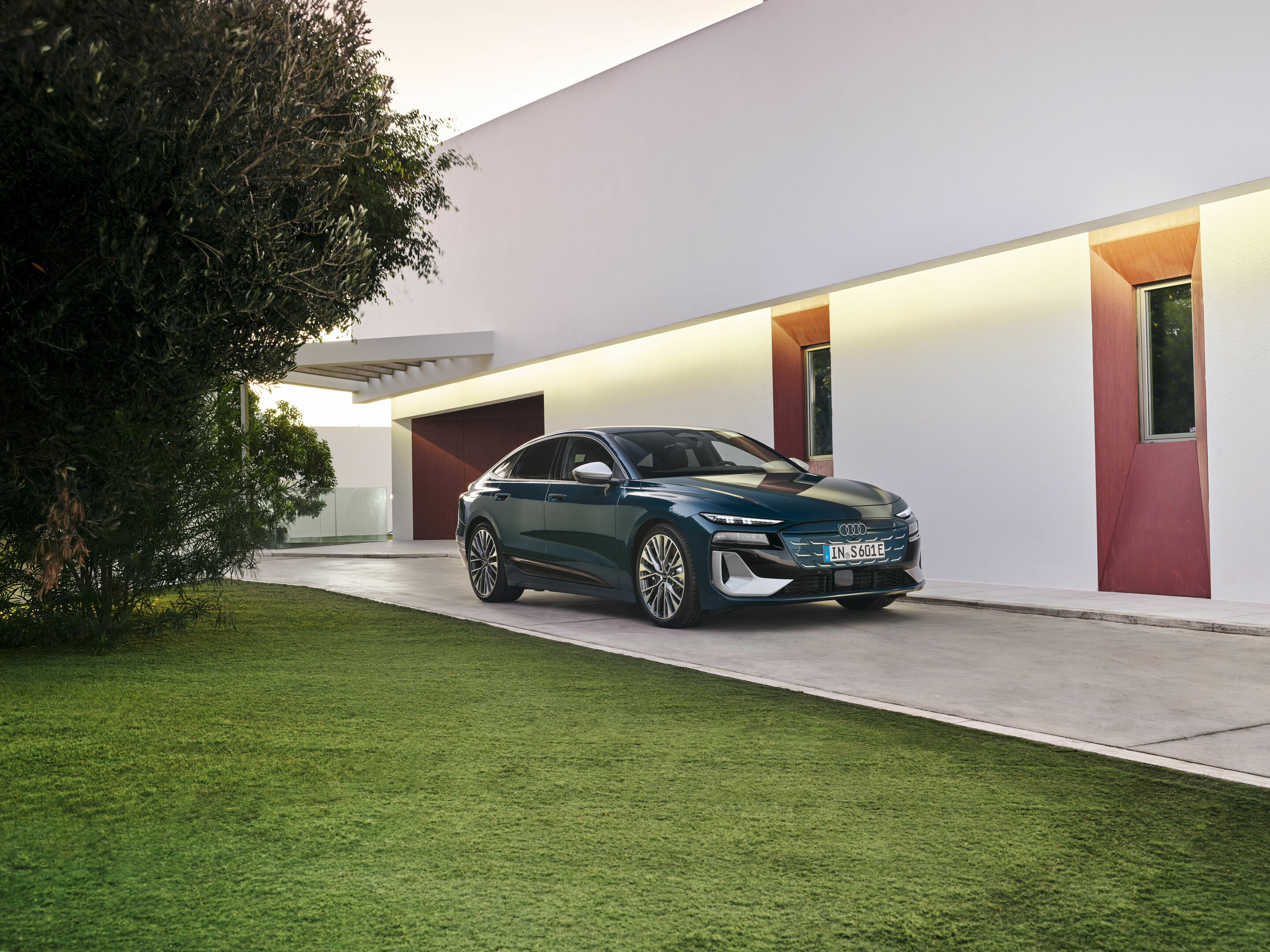 Audi S6 Sportback e-tron - Standaufnahme,
Farbe: Malpeloblau Metallic