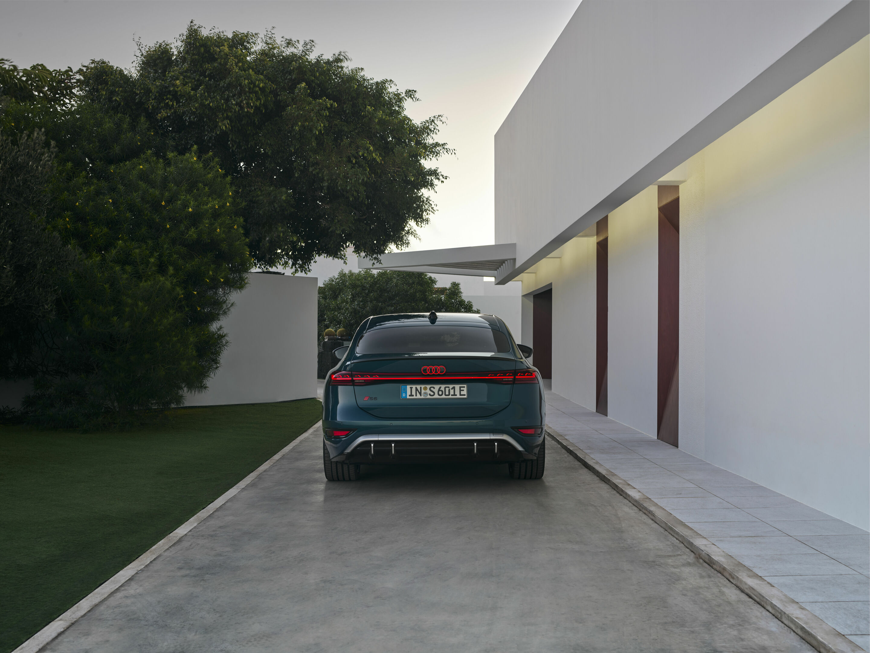Audi S6 Sportback e-tron - Standaufnahme,
Farbe: Malpeloblau Metallic