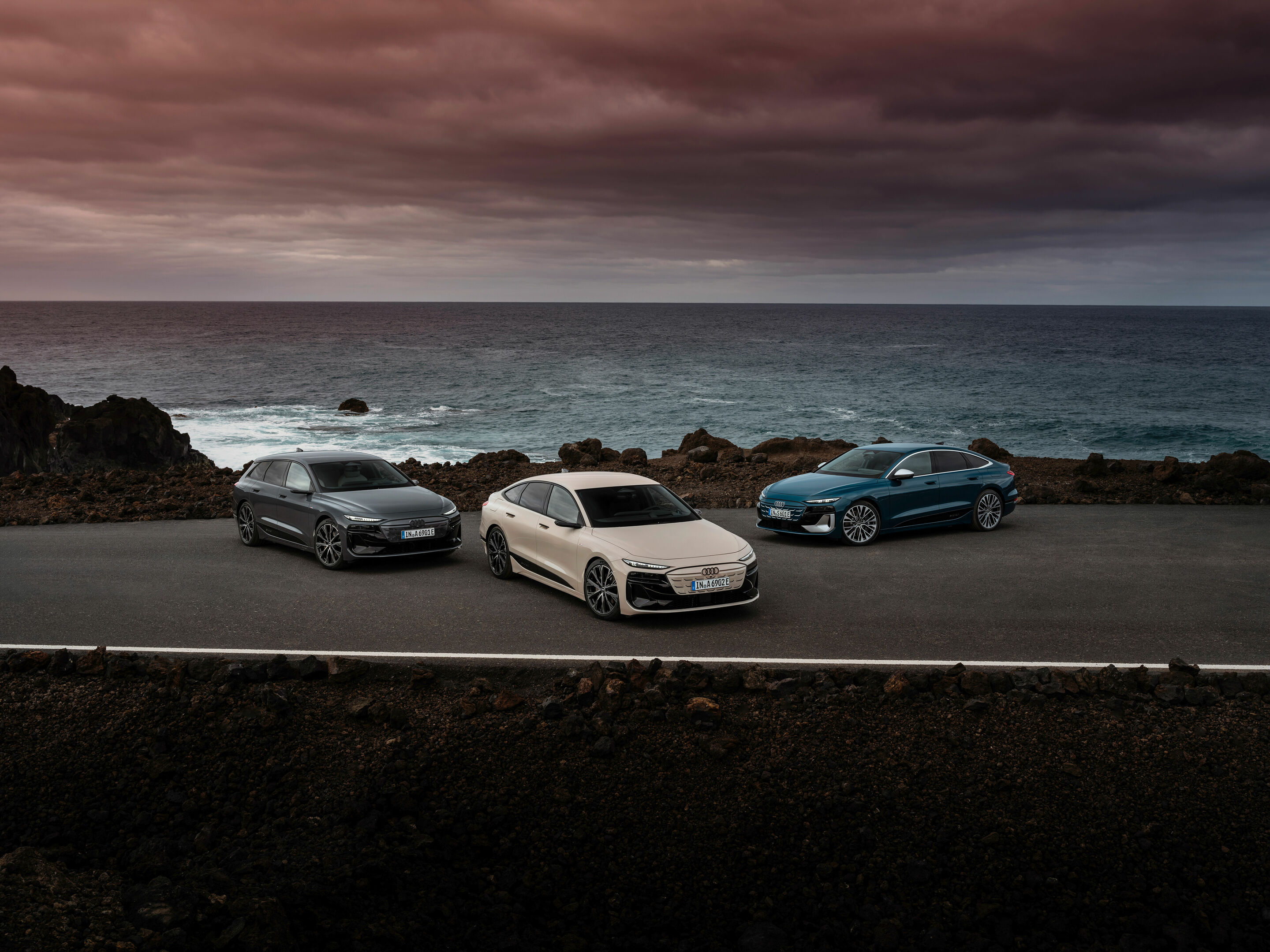 Audi A6 Avant e-tron / Audi A6 Sportback e-tron / Audi S6 Sportback e-tron - Standaufnahme,
Farben: Magnetgrau, Siambeige Metallic, Malpeloblau Metallic