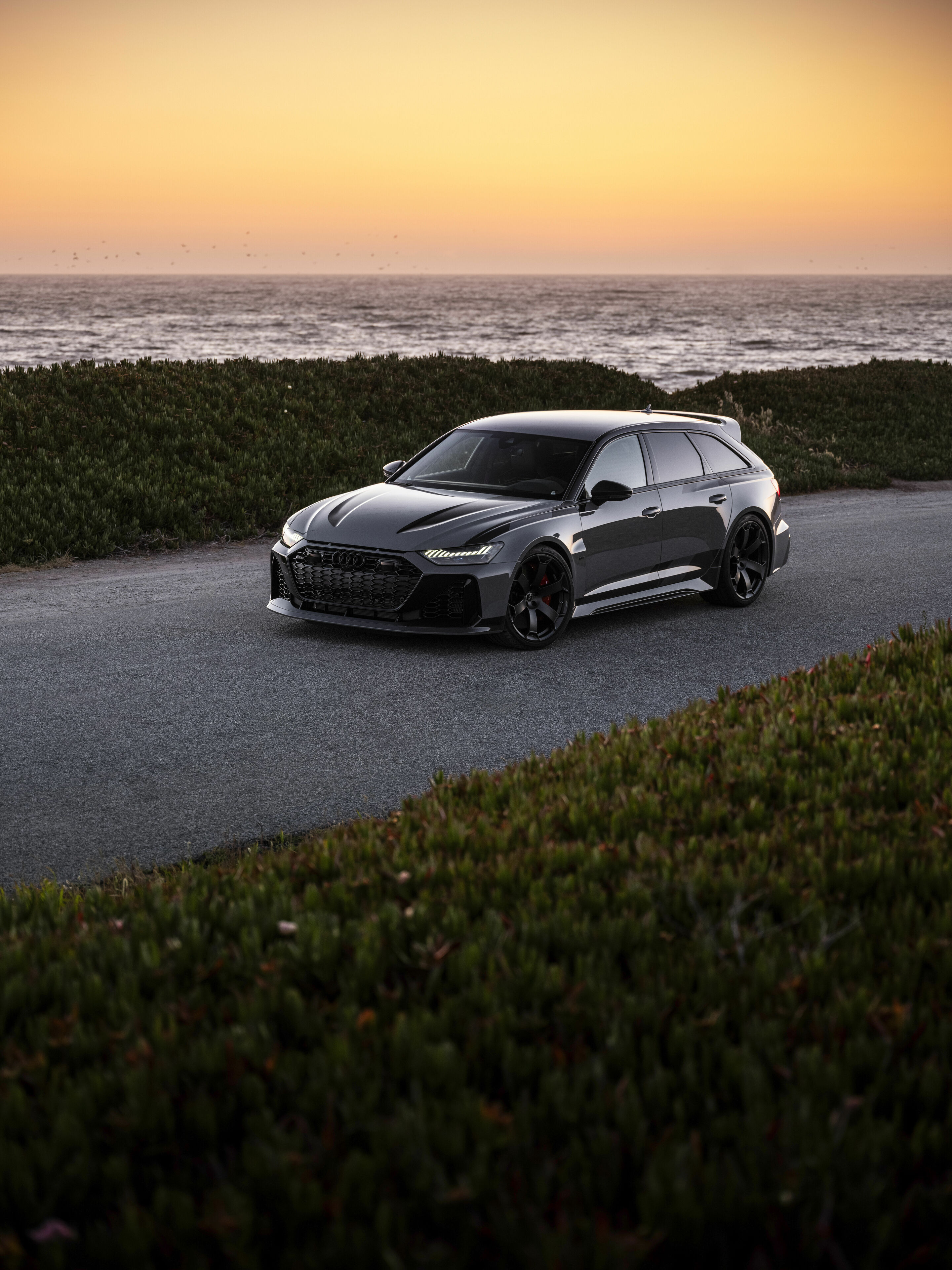 Audi RS 6 Avant GT in Kalifornien - Standaufnahme,
Farbe: Nardograu