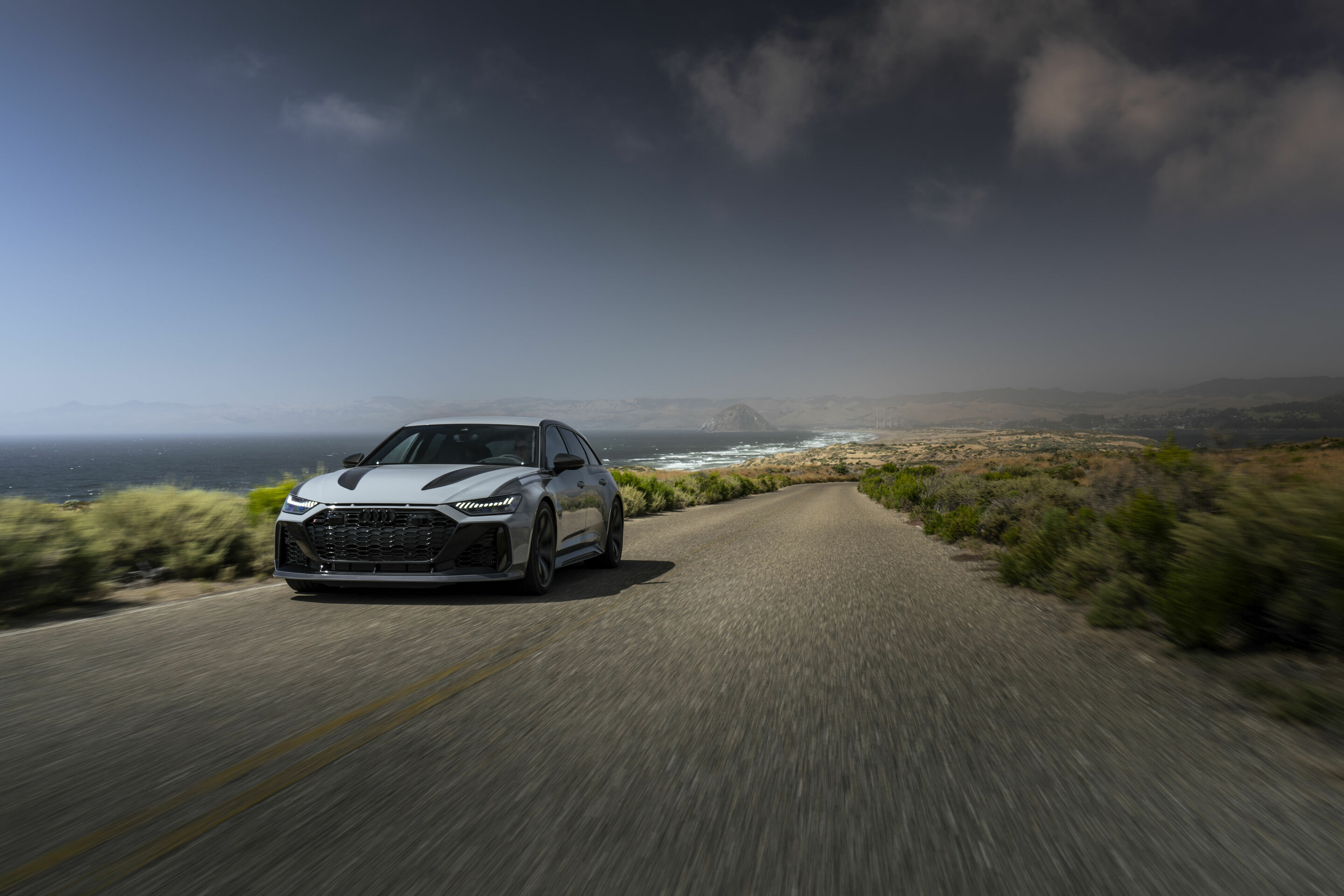 Audi RS 6 Avant GT in California - Dynamic photo,
Colour: Nardo Grey