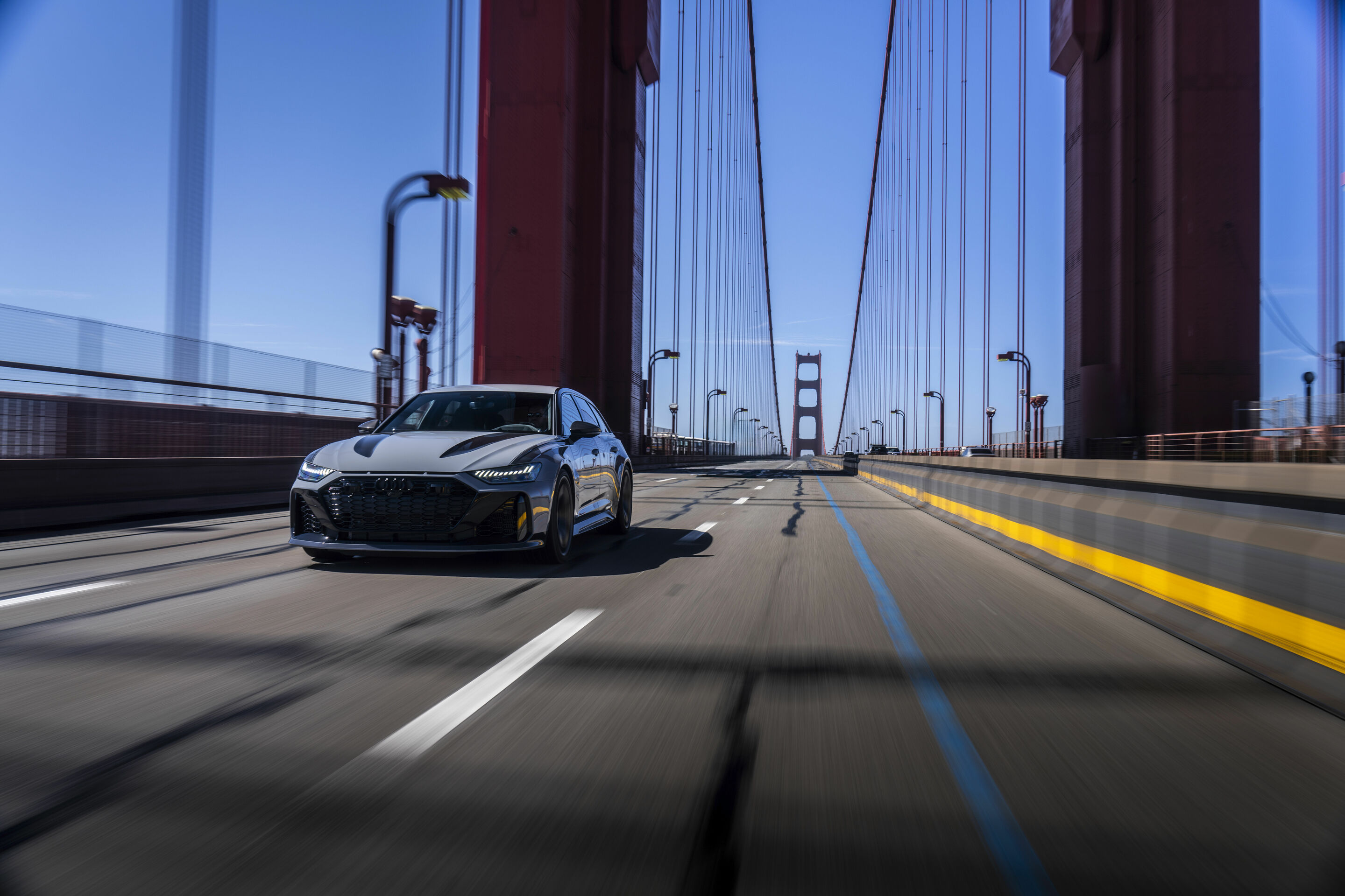 Audi RS 6 Avant GT in California - Dynamic photo,
Colour: Nardo Grey